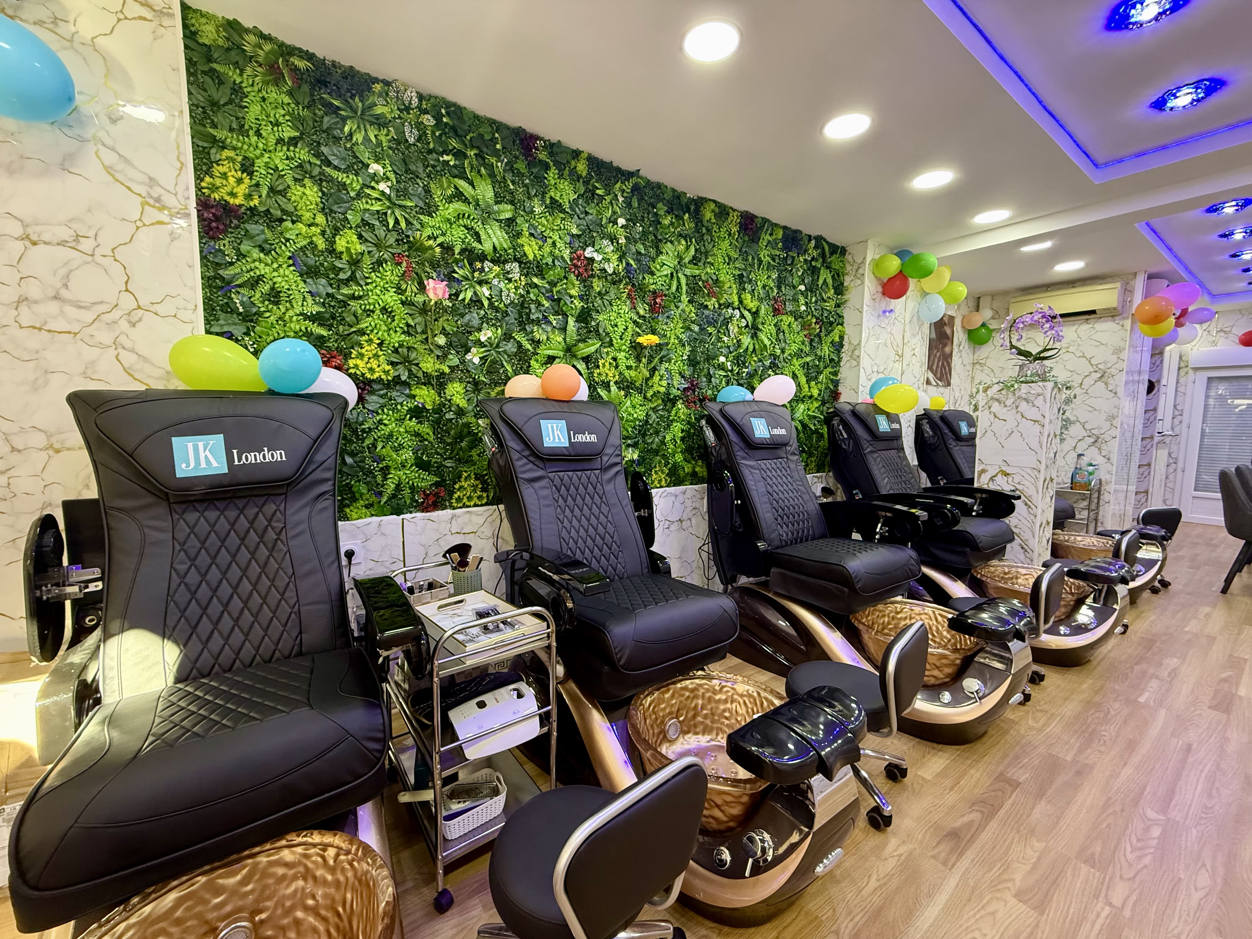DJ NAILS - Institut de beauté Antibes - DJ NAILS - Photo Galerie - OneBooking