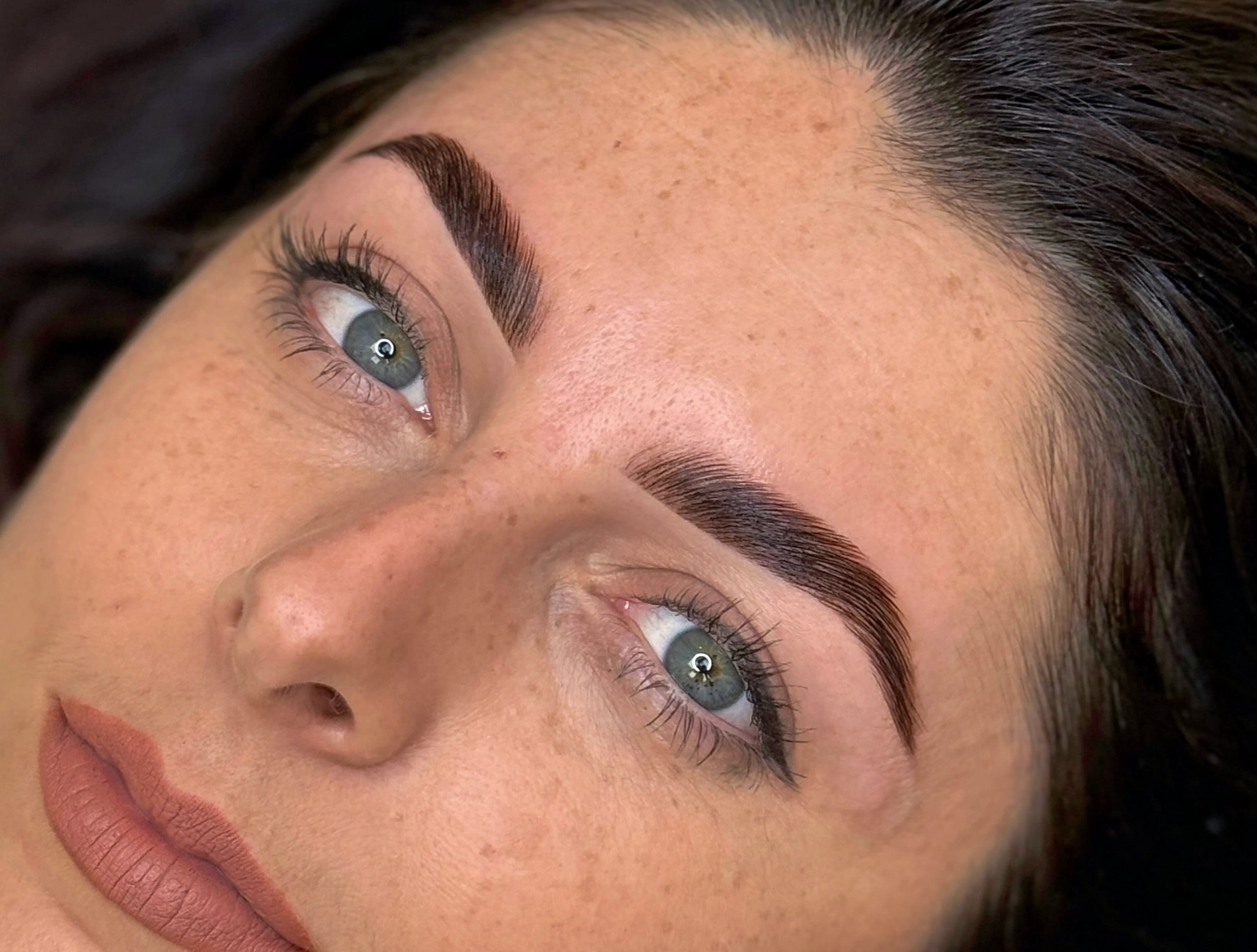 Madame sourcils - Institut de beauté Antibes - Madame sourcils - Photo Galerie - OneBooking