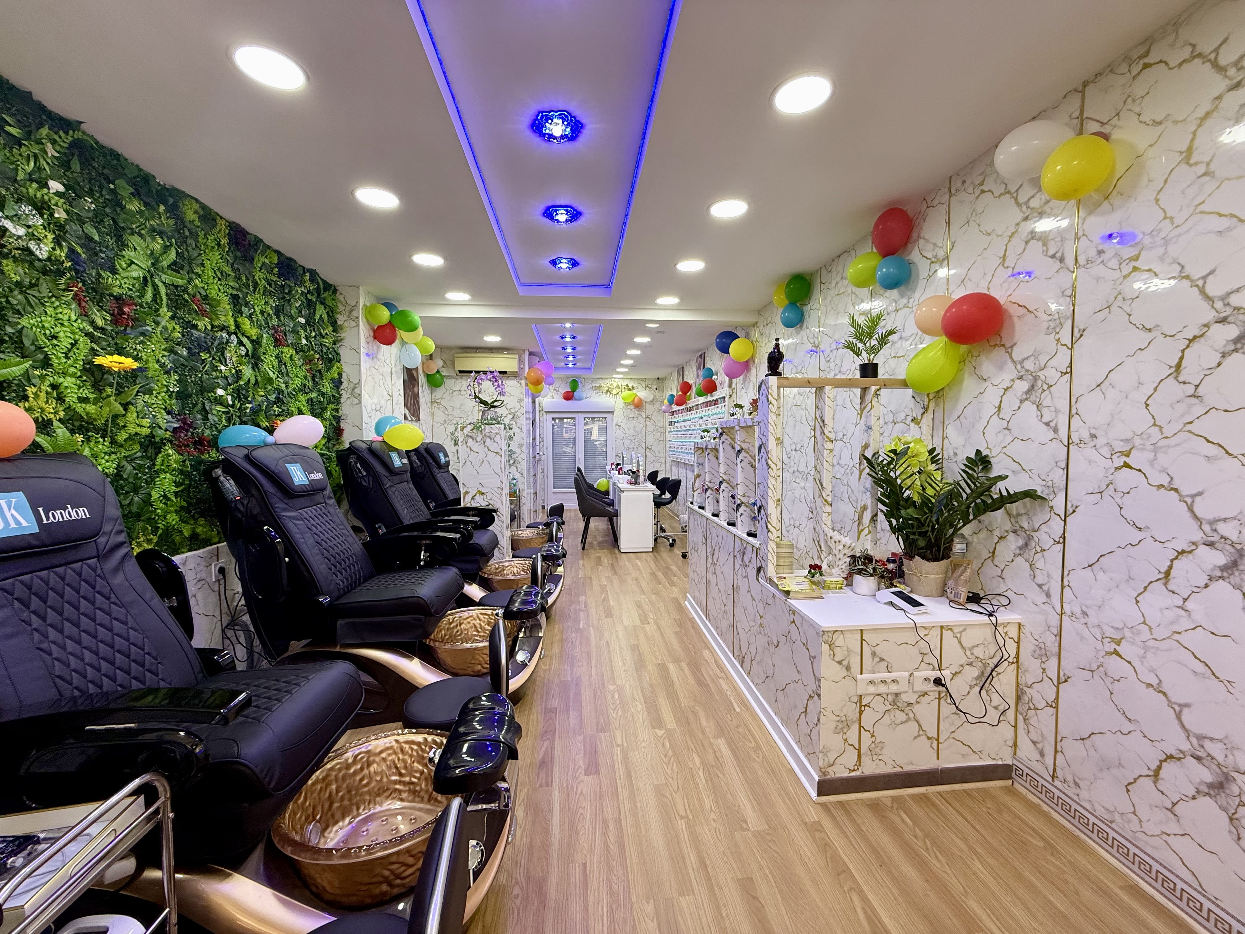 DJ NAILS - Institut de beauté Antibes - DJ NAILS - Photo Galerie - OneBooking