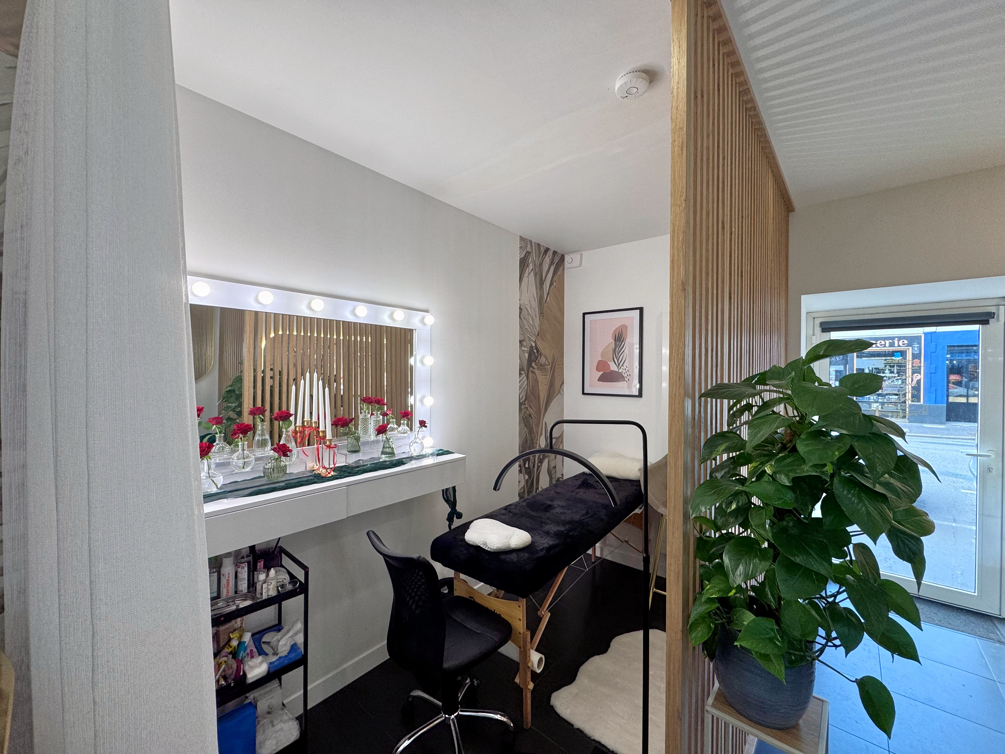 Viorica Vrancean | Beauty & Nails - Institut de beauté Nantes - Viorica Vrancean | Beauty & Nails - Photo Galerie - OneBooking