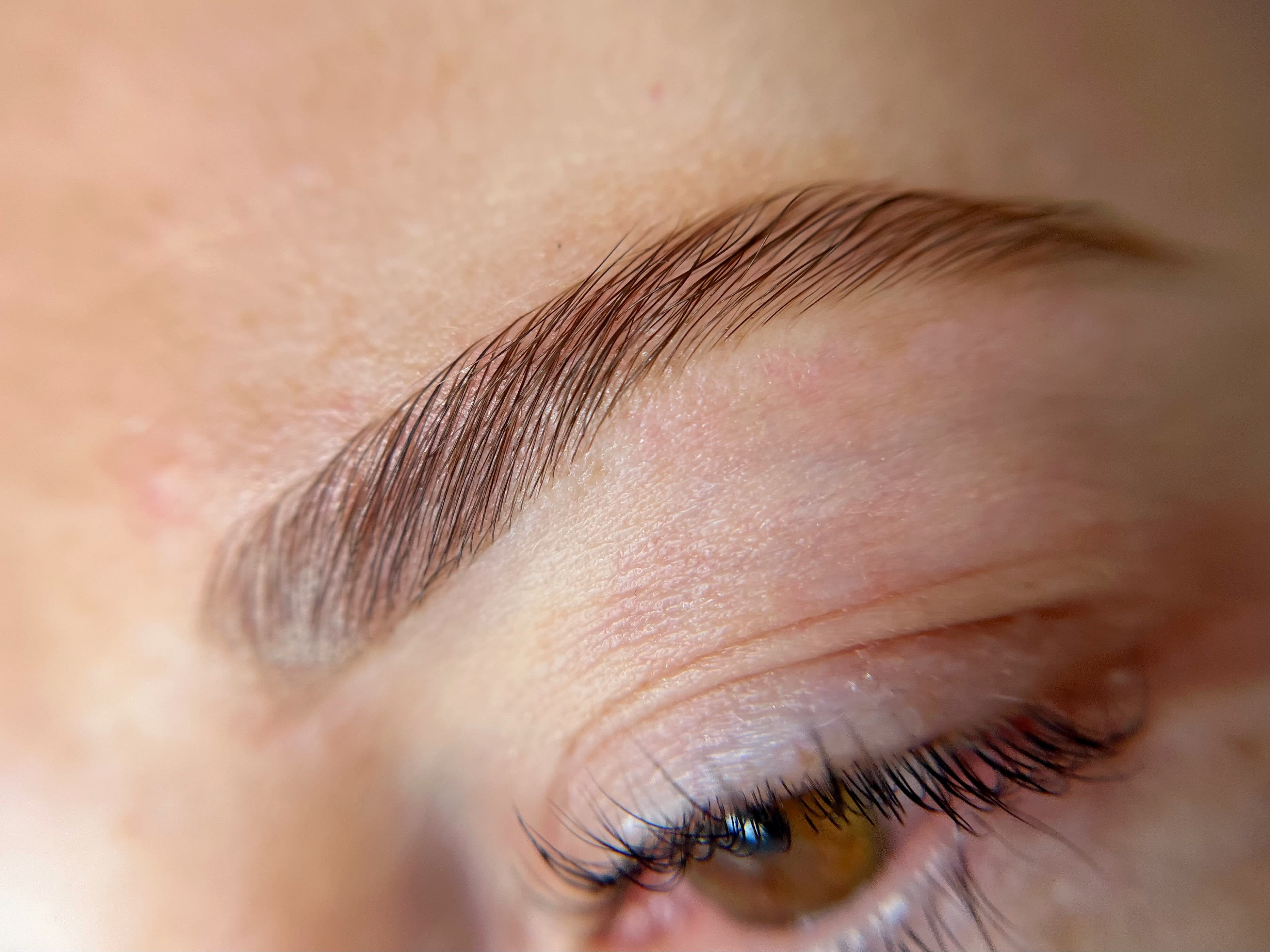Nano cils-sourcils