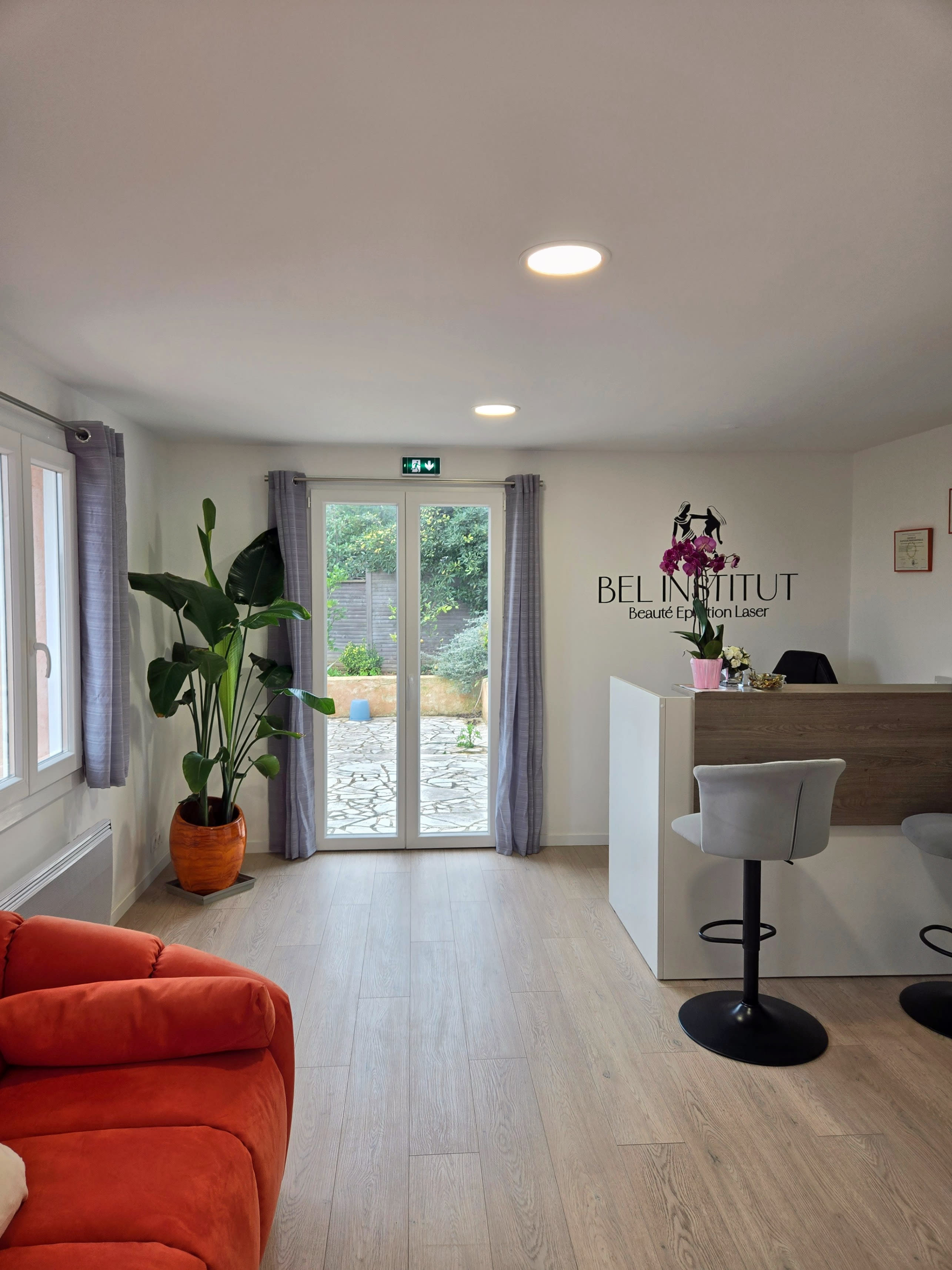 Bel Institut - Beauté Épilation Laser - Coiffure Hyères - Bel Institut - Beauté Épilation Laser - Photo Galerie - OneBooking