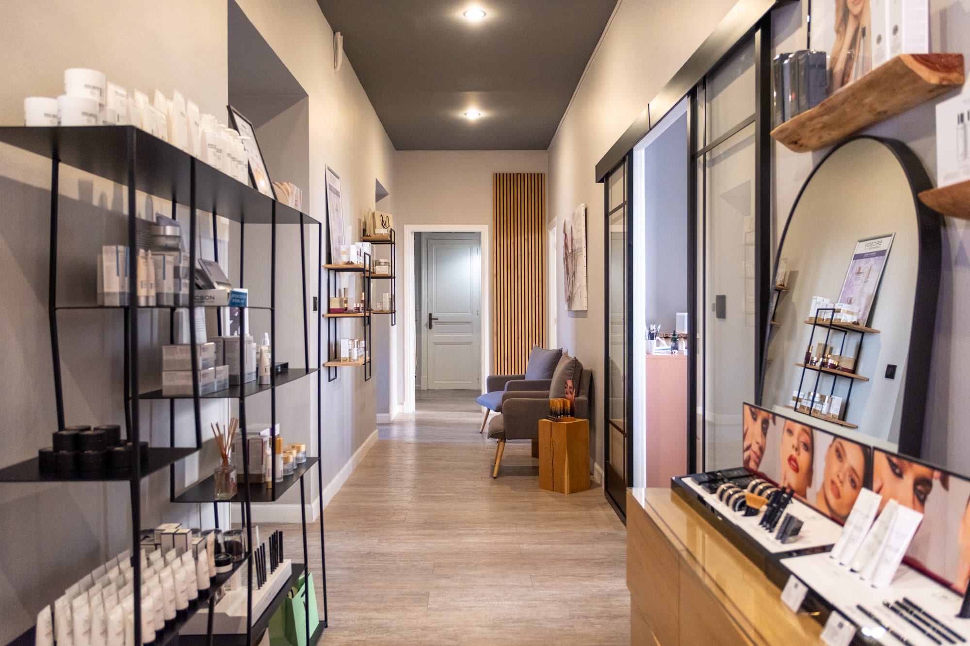 LAPORTE MARINE - Centre Dermo-Esthetic - Sourcils & cils Nice - Photo de couverture - OneBooking