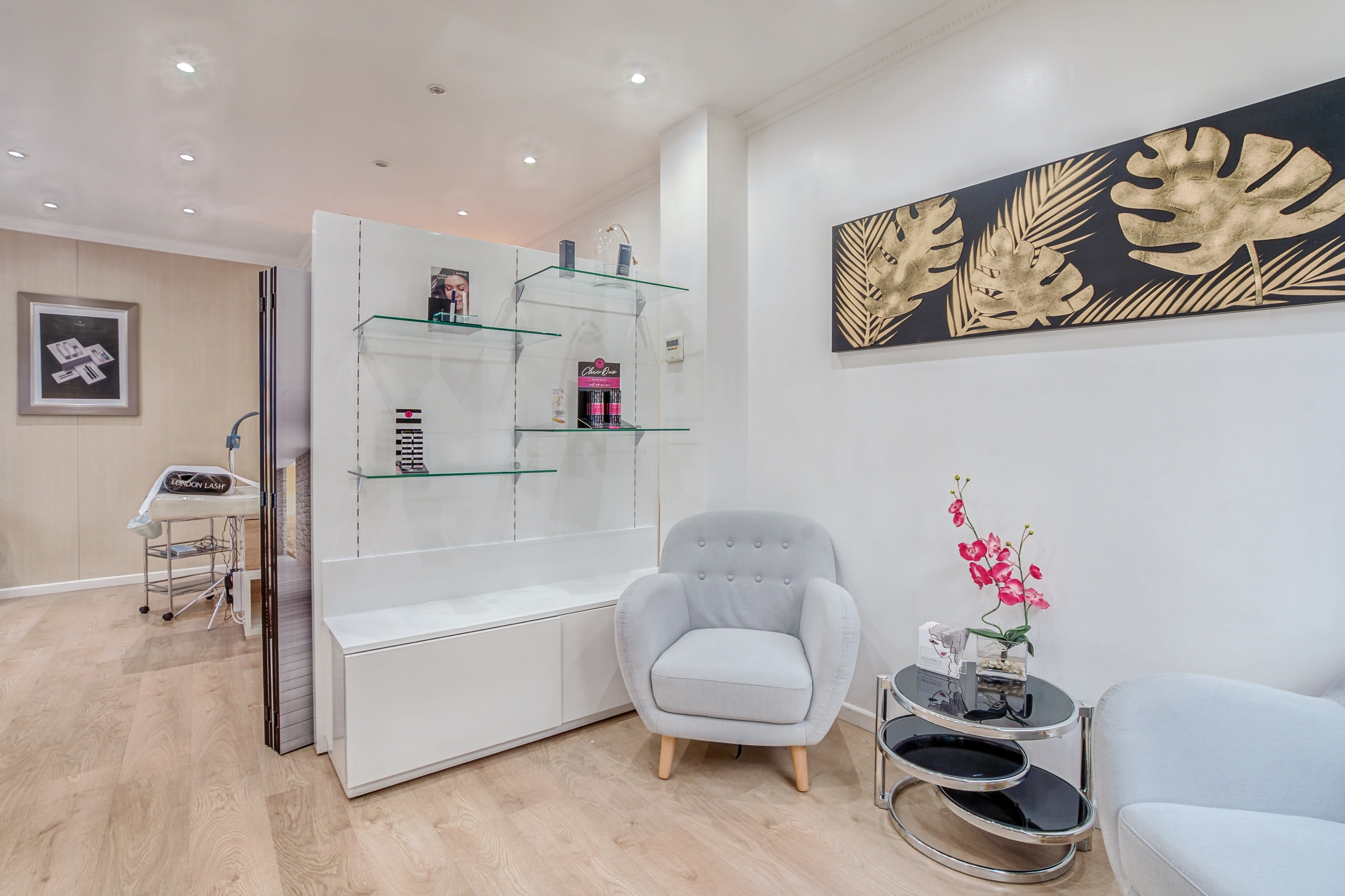 KIM L'ONGLE PRONAILS PREMIUM - Onglerie Le Mans - OneBooking