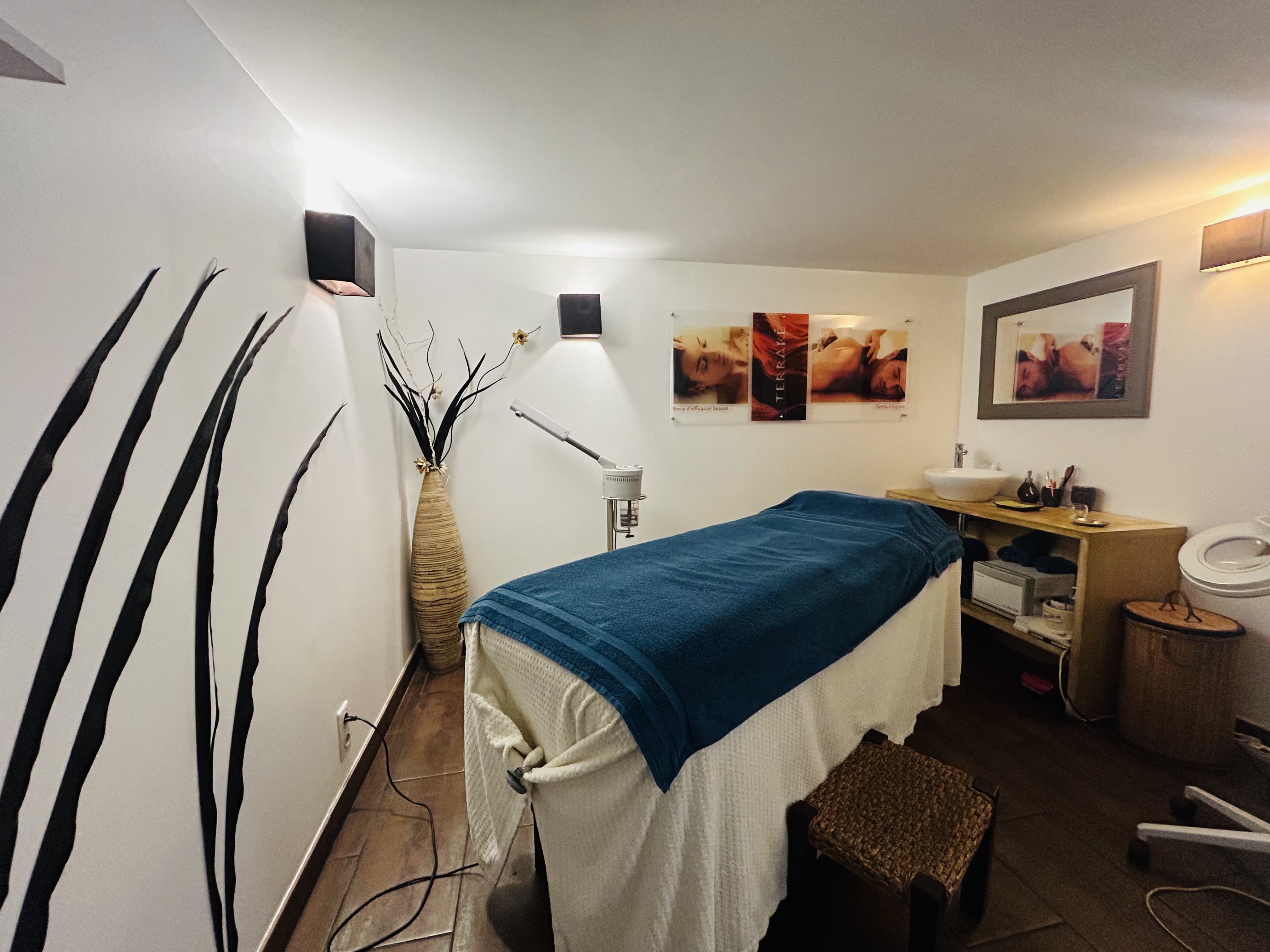 Aquaform - Sourcils & cils Limoges - OneBooking