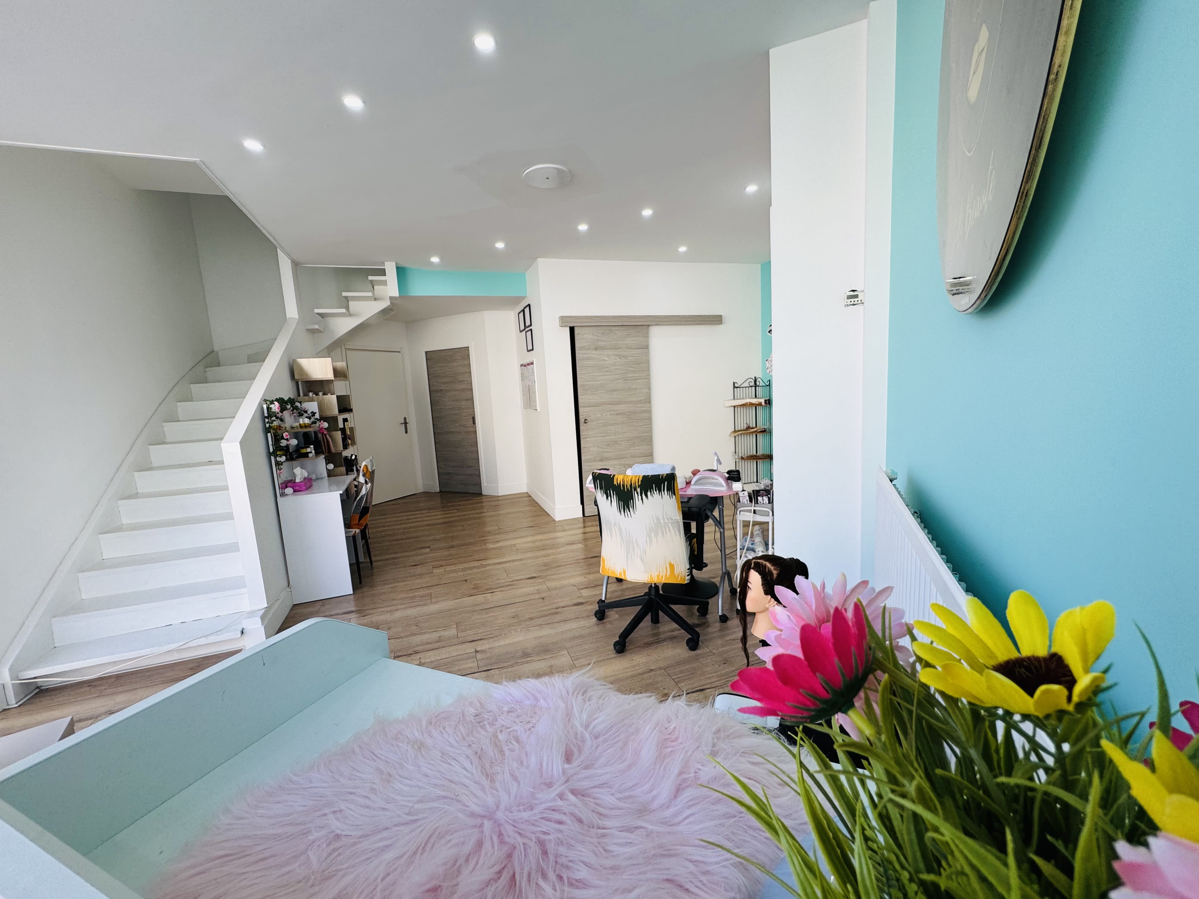 Lili-Beauté & Coiffure Afro - Sourcils & cils Dijon - OneBooking
