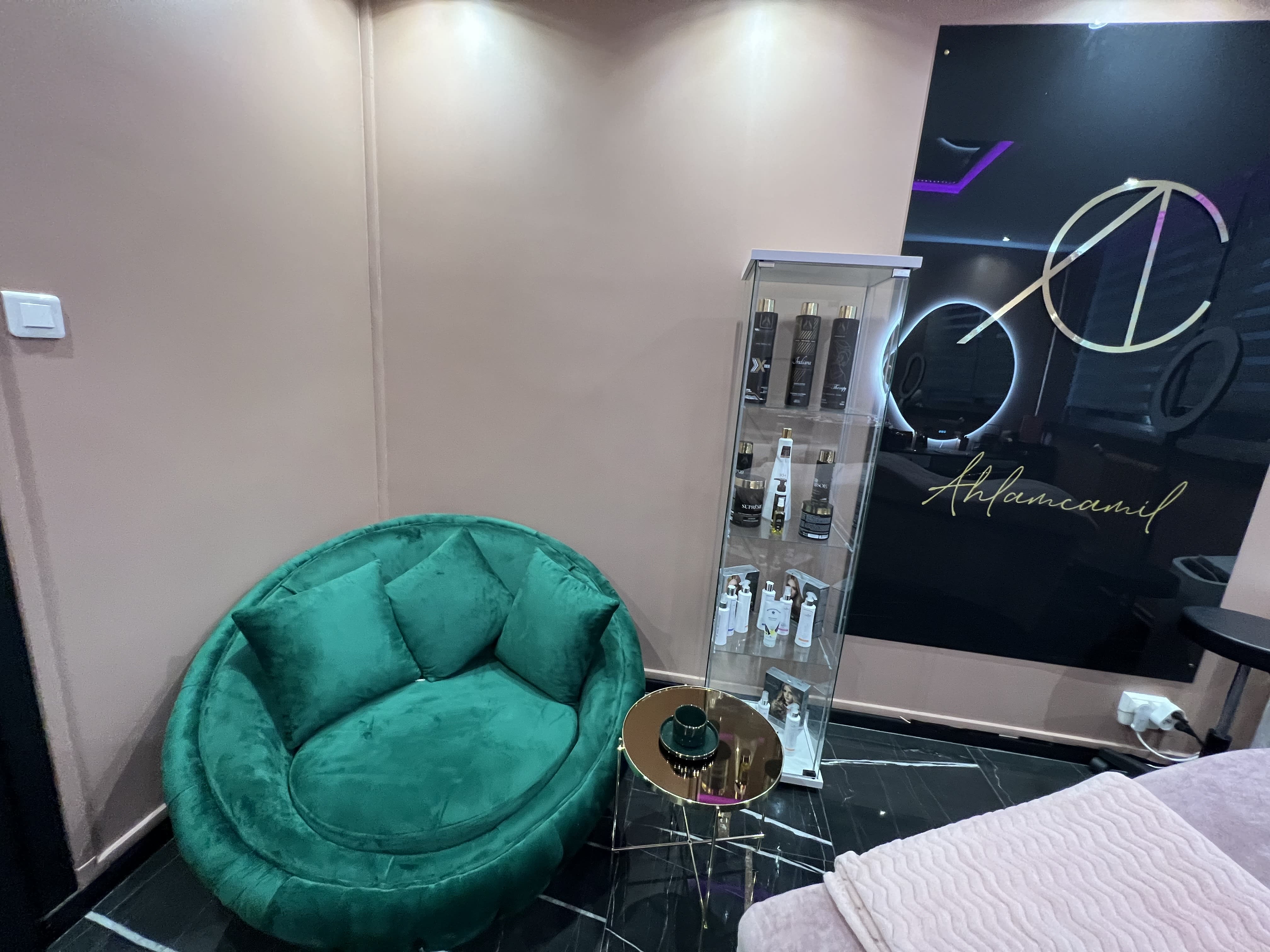 CILS DE REVE AHLAMCAMIL - Institut de beauté Agen - CILS DE REVE AHLAMCAMIL - Photo Galerie - OneBooking