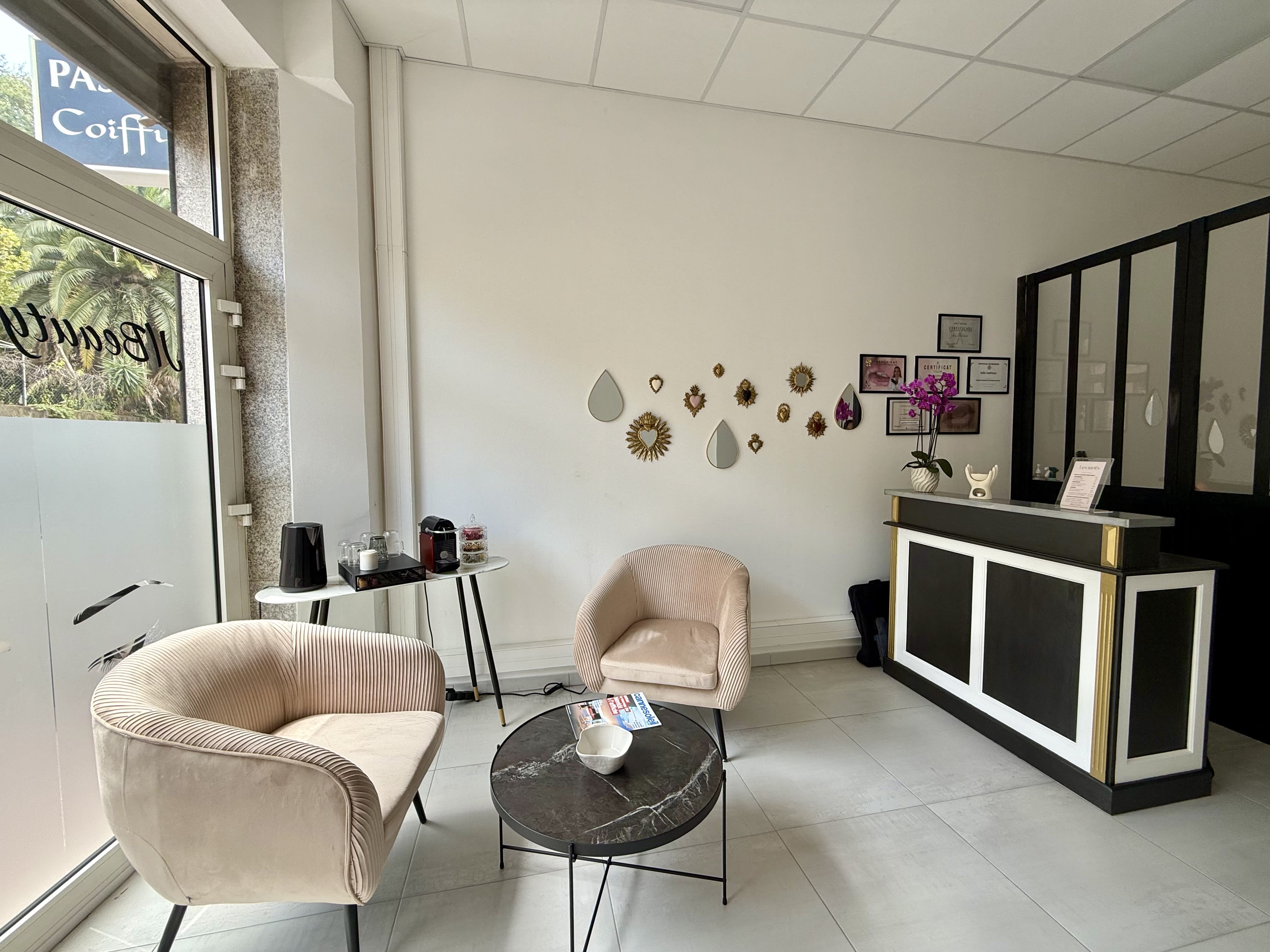 J|Beauty Studio - Institut de beauté Cannes - Photo de couverture - OneBooking