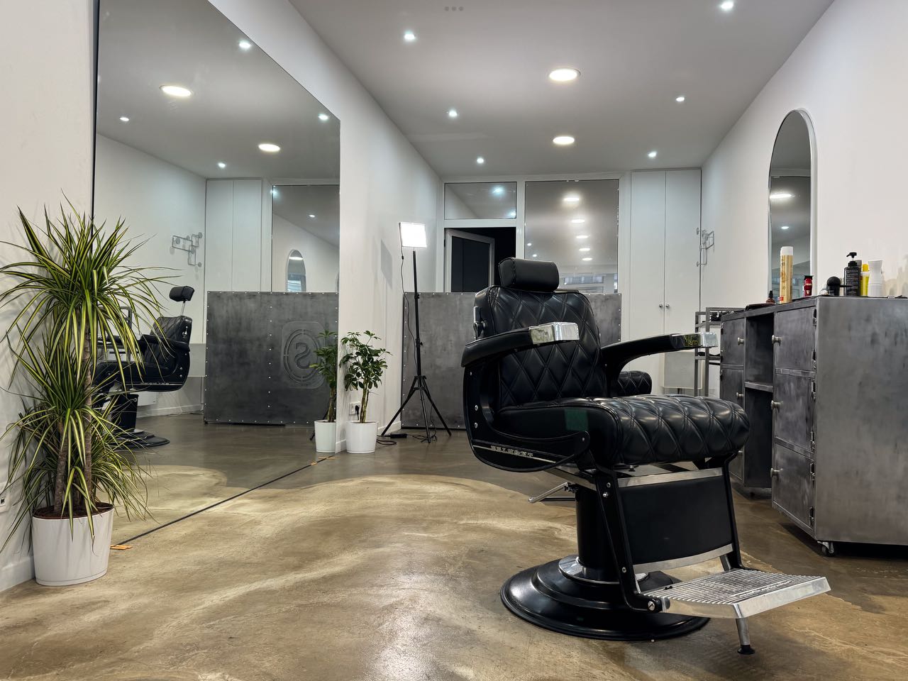 Shades Studio - Barbier Paris - OneBooking