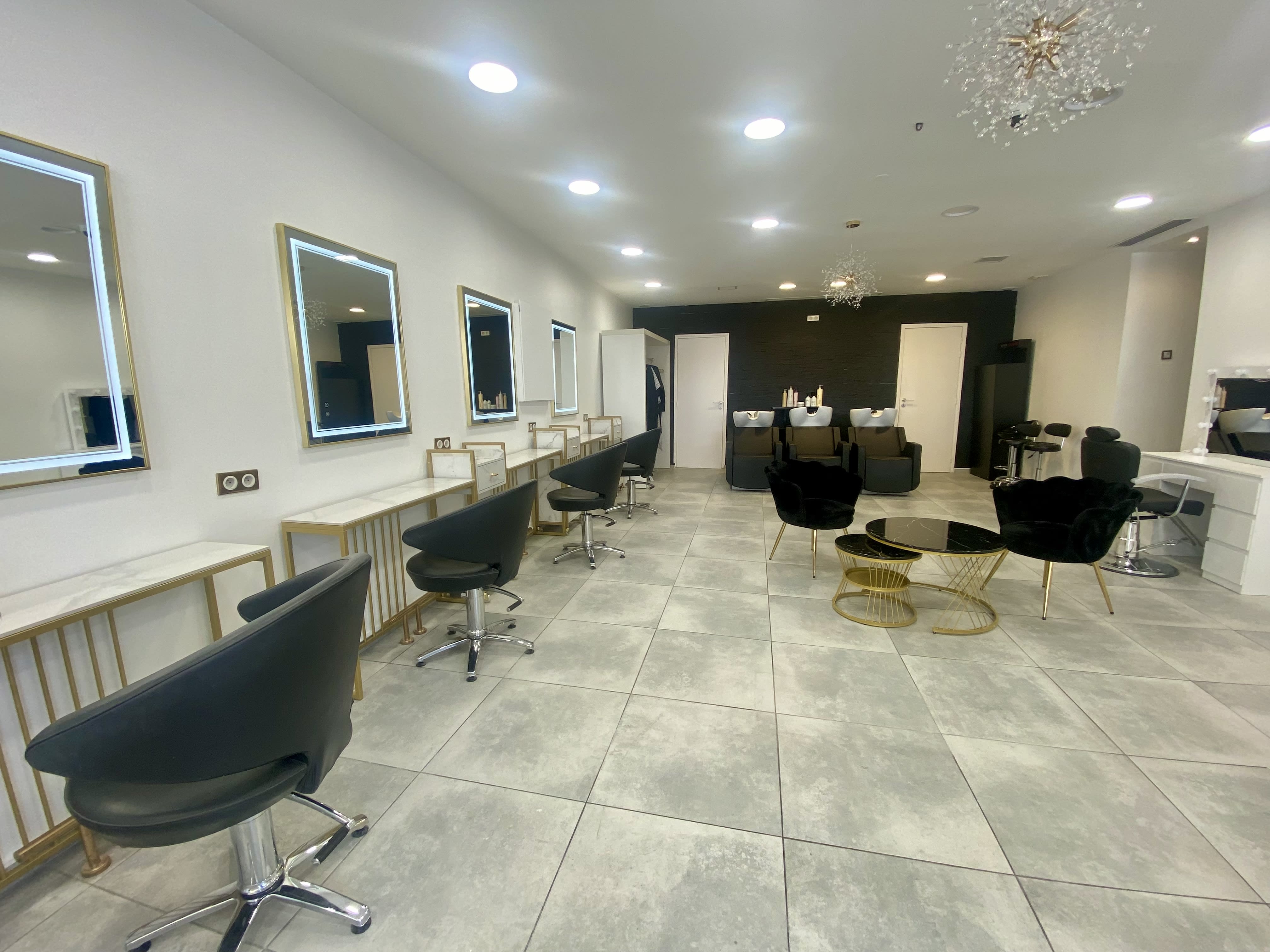 SYA Coiffure x SAMED AYDOGAN - Institut de beauté Cannes - SYA Coiffure x SAMED AYDOGAN - Photo Galerie - OneBooking