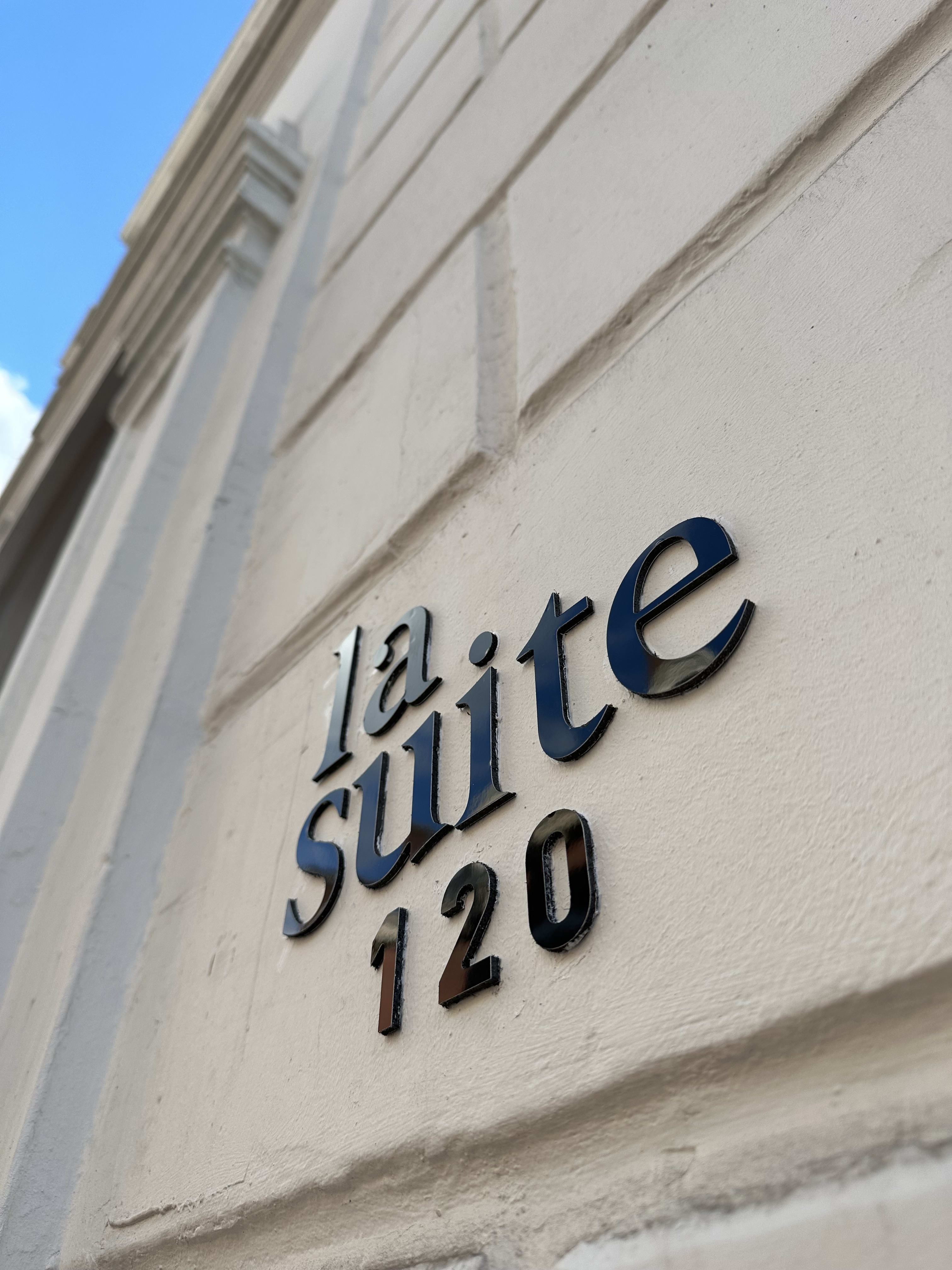 LA SUITE 120 Francine LADRIERE