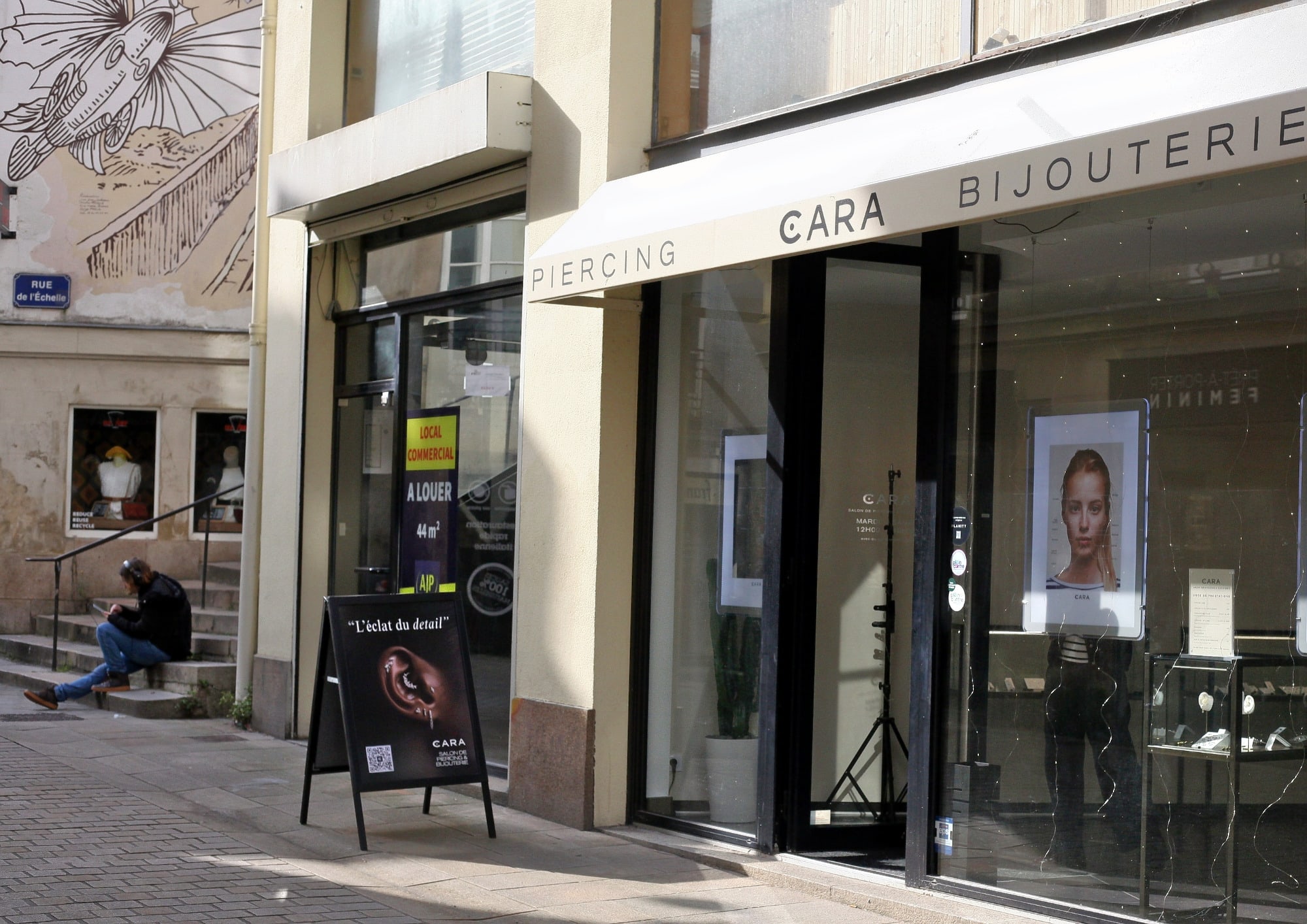 CARA SALON DE PIERCING & BIJOUTERIE - Institut de beauté Nantes - Photo de couverture - OneBooking