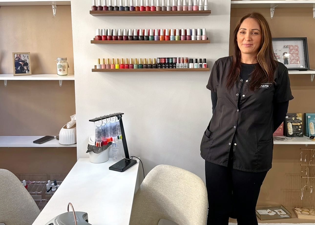 Alyna (Microneedling...) - Onglerie Toulon - OneBooking