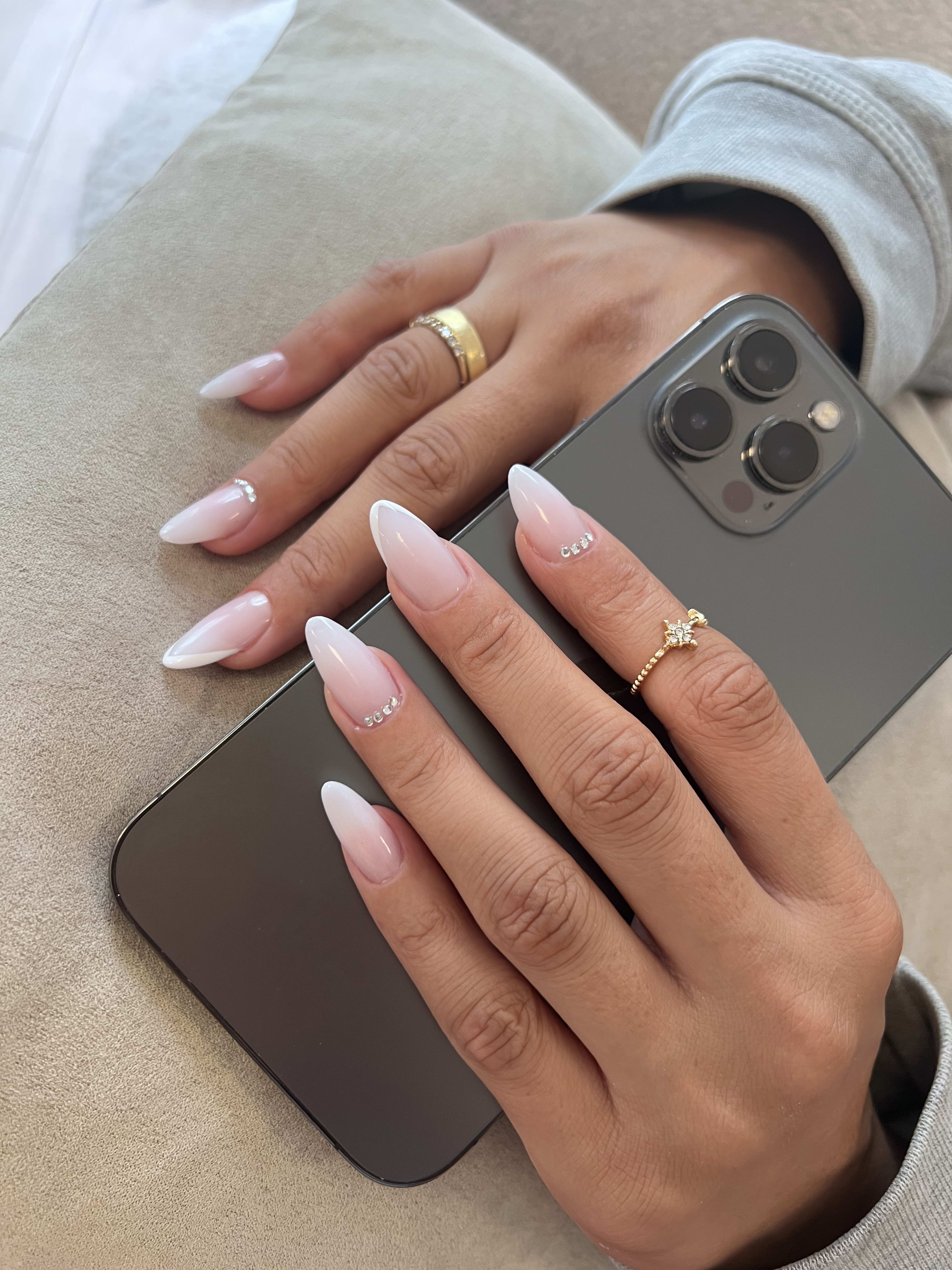 Blush Beauty Nails - Sourcils & cils Nice - Blush Beauty Nails - Photo Galerie - OneBooking