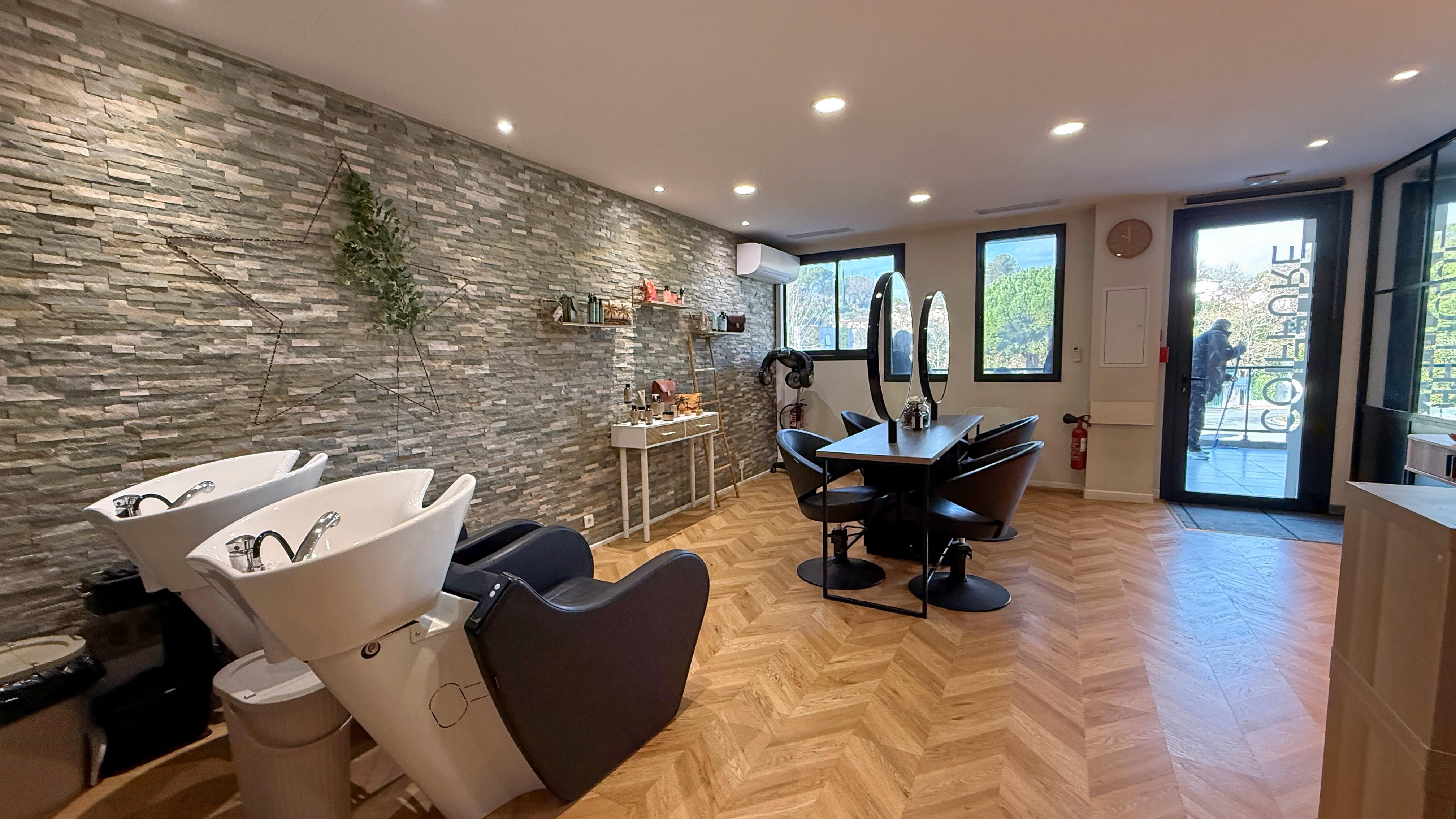 Le Fauteuil By Shirley - Coiffure Mougins - Le Fauteuil By Shirley - Photo Galerie - OneBooking