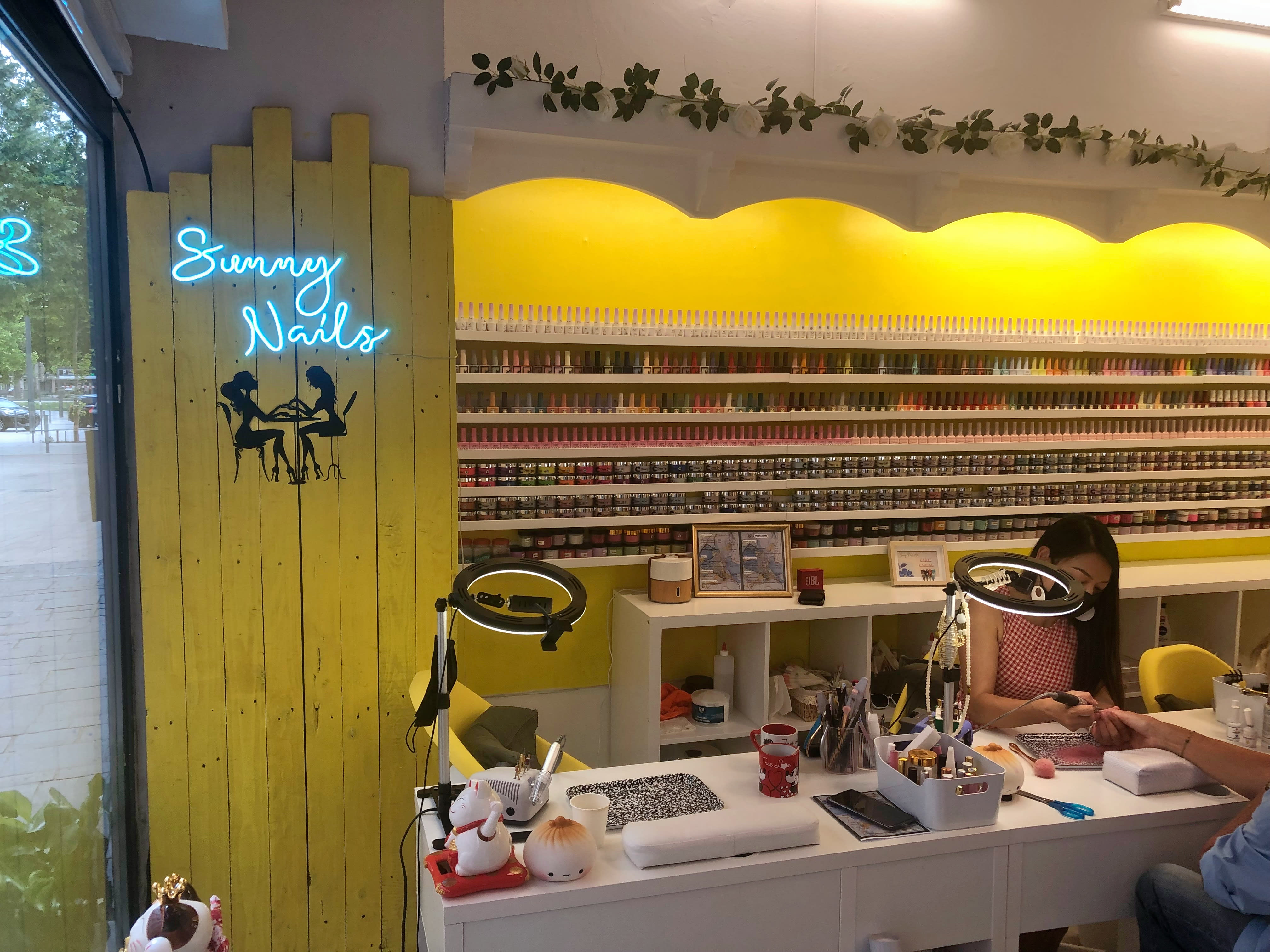 Sunny Nails Art - Institut de beauté Béziers - OneBooking