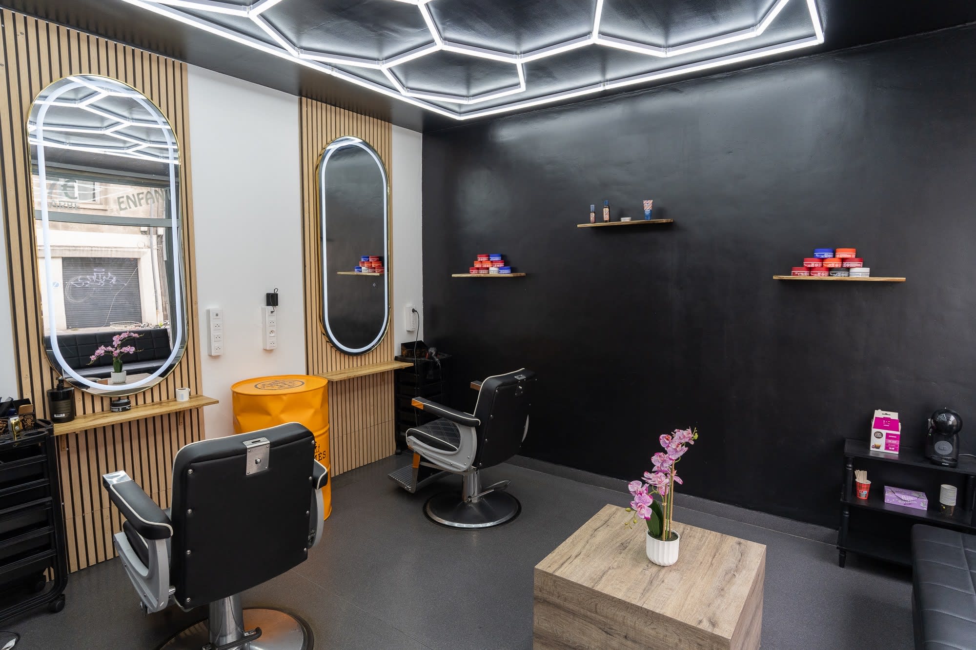 Barber Nj shop - Coiffure Chartrons - Barbier Bordeaux - OneBooking