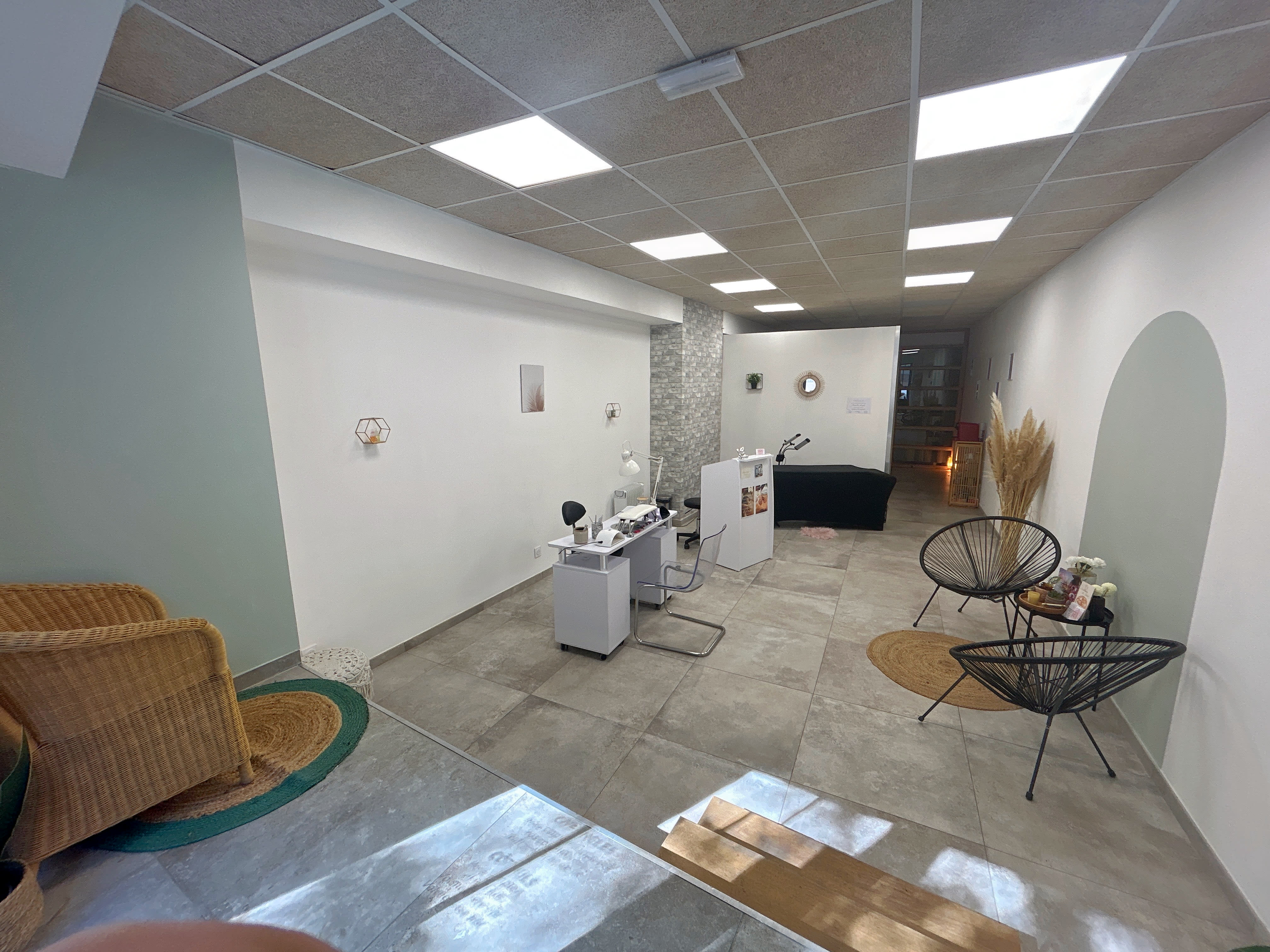 Espace beauté et bien être - Coiffure Hyères - Espace beauté et bien être - Photo Galerie - OneBooking