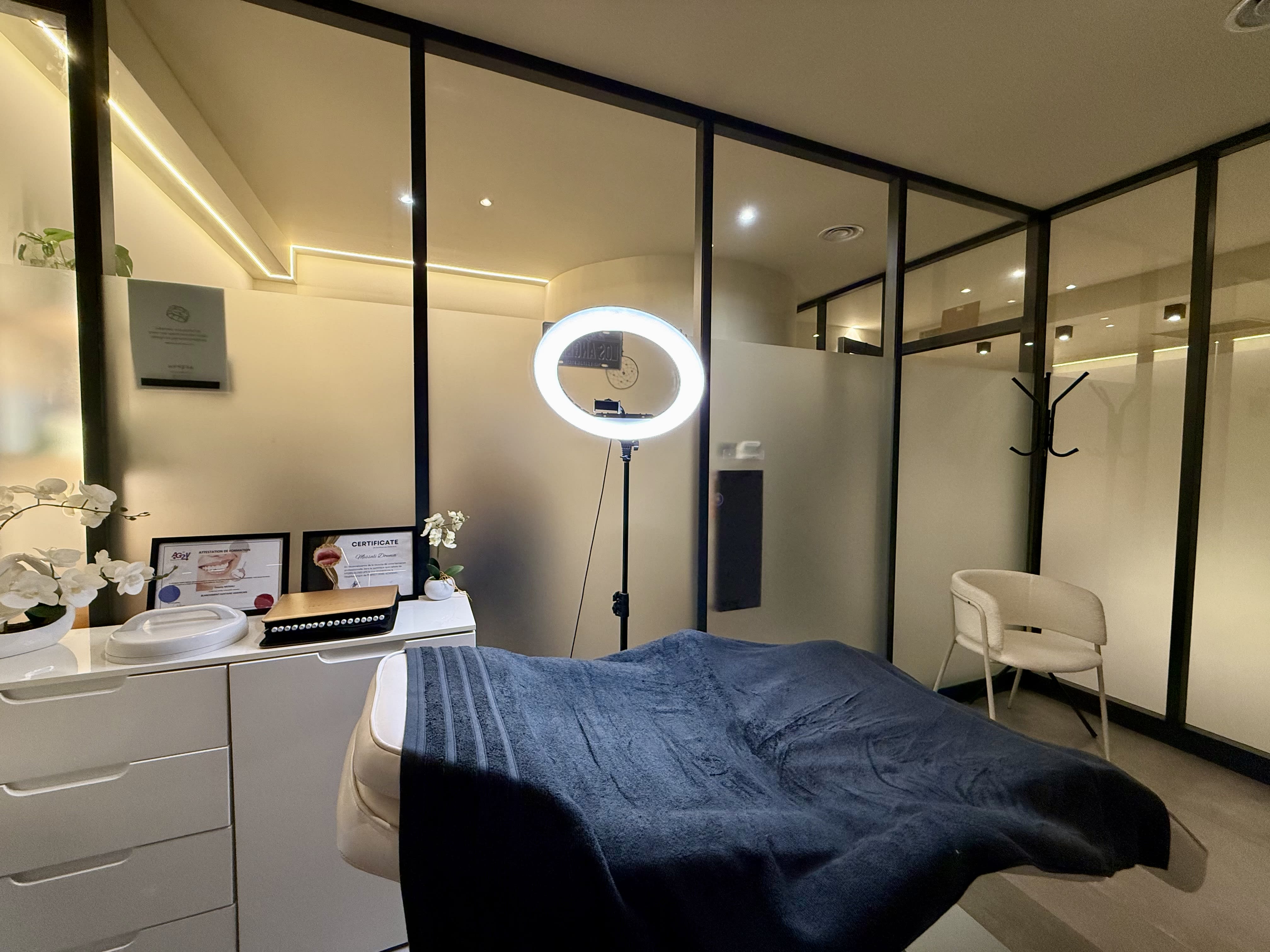Dounia Beauté - Sourcils & cils Nice - Dounia Beauté - Photo Galerie - OneBooking