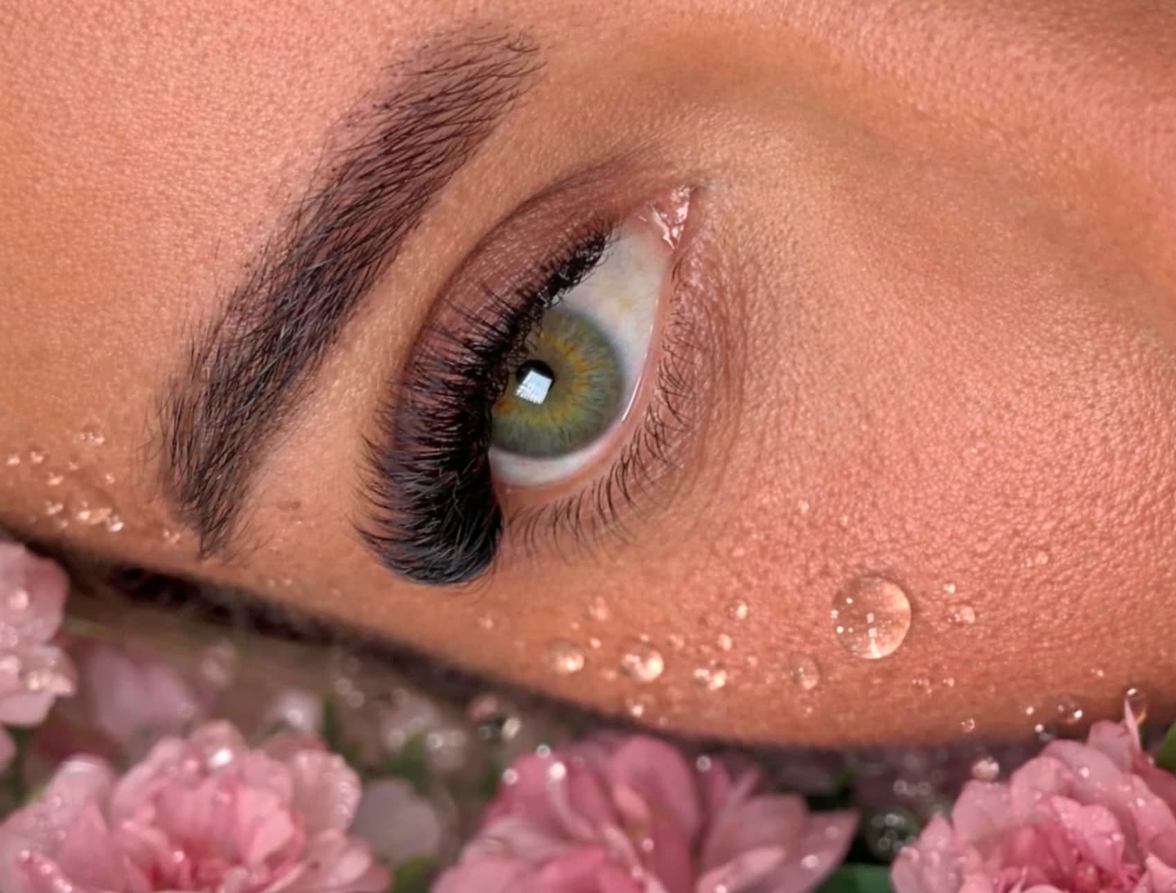 THELASHPAOLI - Maison Paoli - Sourcils & cils Nice - THELASHPAOLI - Maison Paoli - Photo Galerie - OneBooking