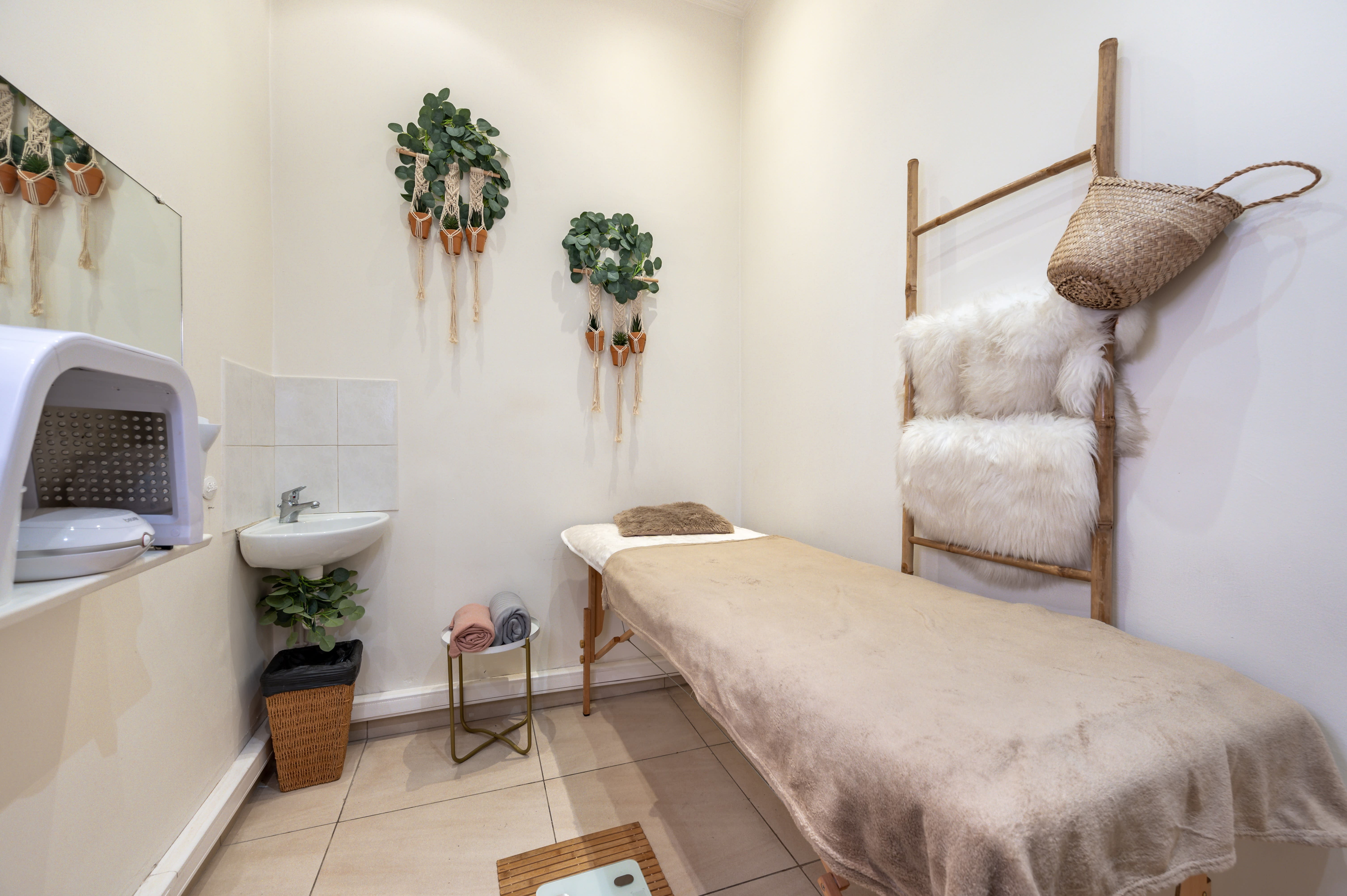 Aracy VB Signature - Onglerie Cannes - OneBooking