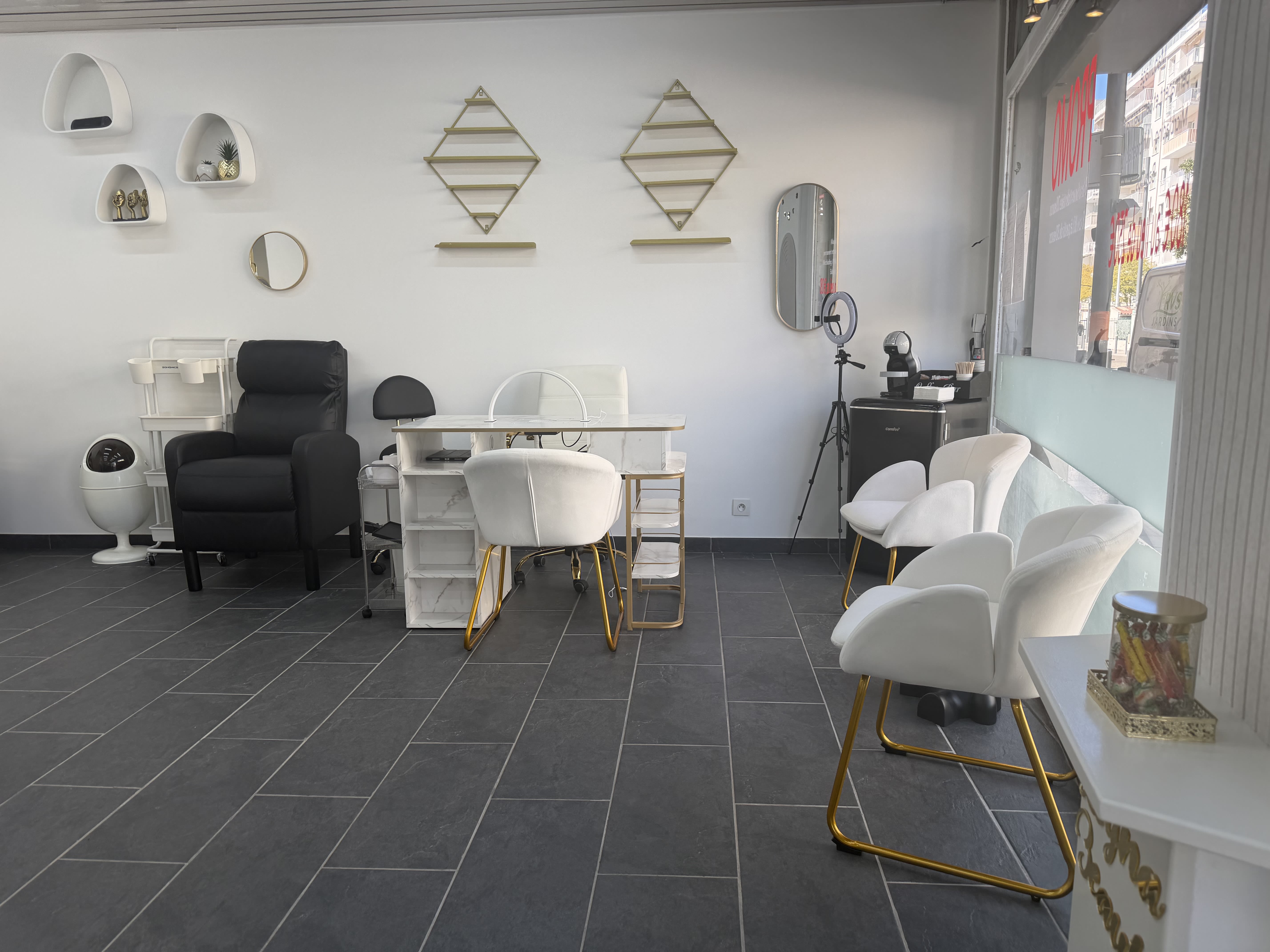 Zeyna Beauté｜Lifting - Lashlift - browlift - hydra - cils - Maquillage Permanent - Ongles - Institut de beauté Cannes - Photo de couverture - OneBooking