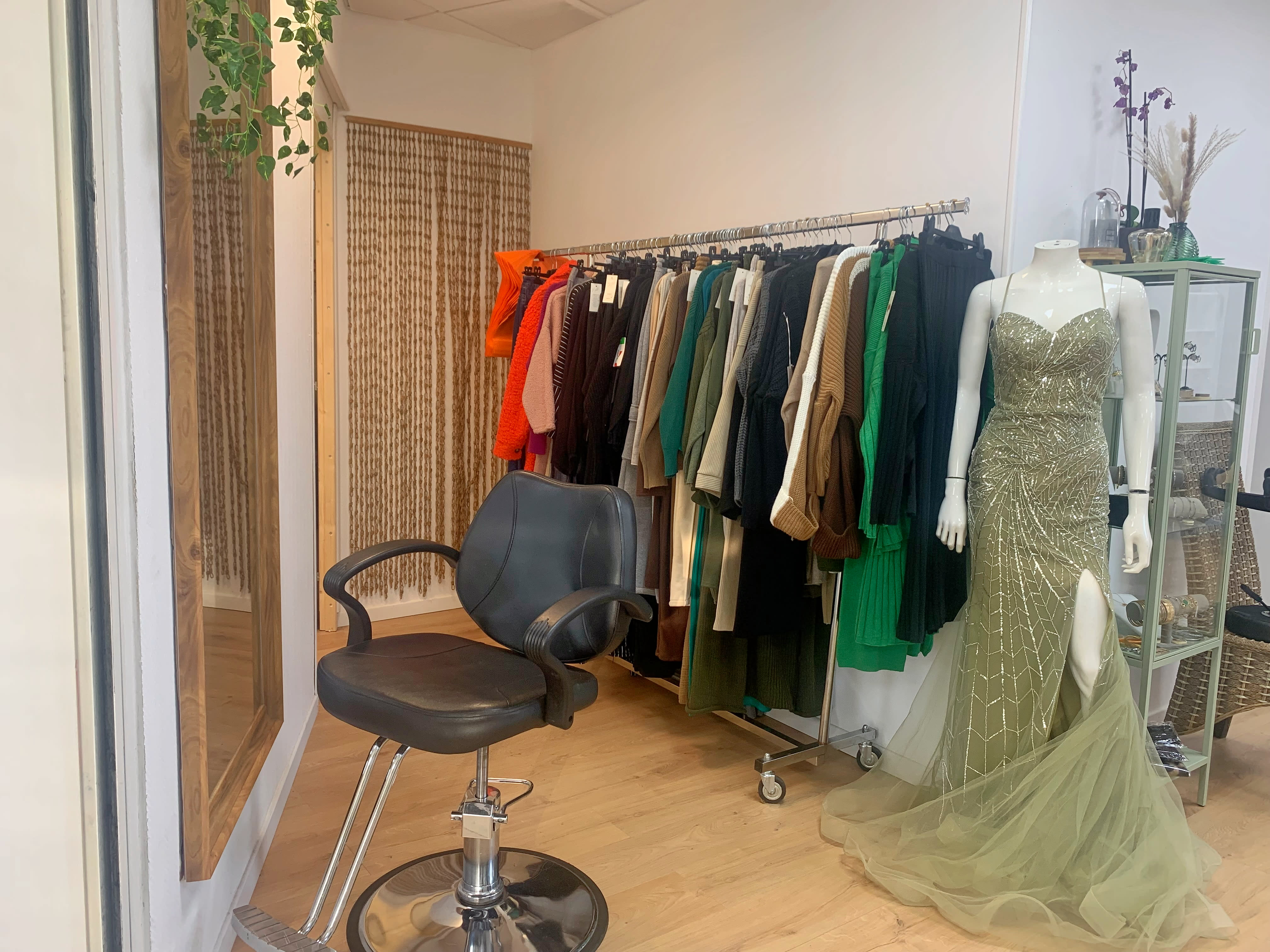 Chez Les Filles - Coiffure Avignon - Chez Les Filles - Photo Galerie - OneBooking