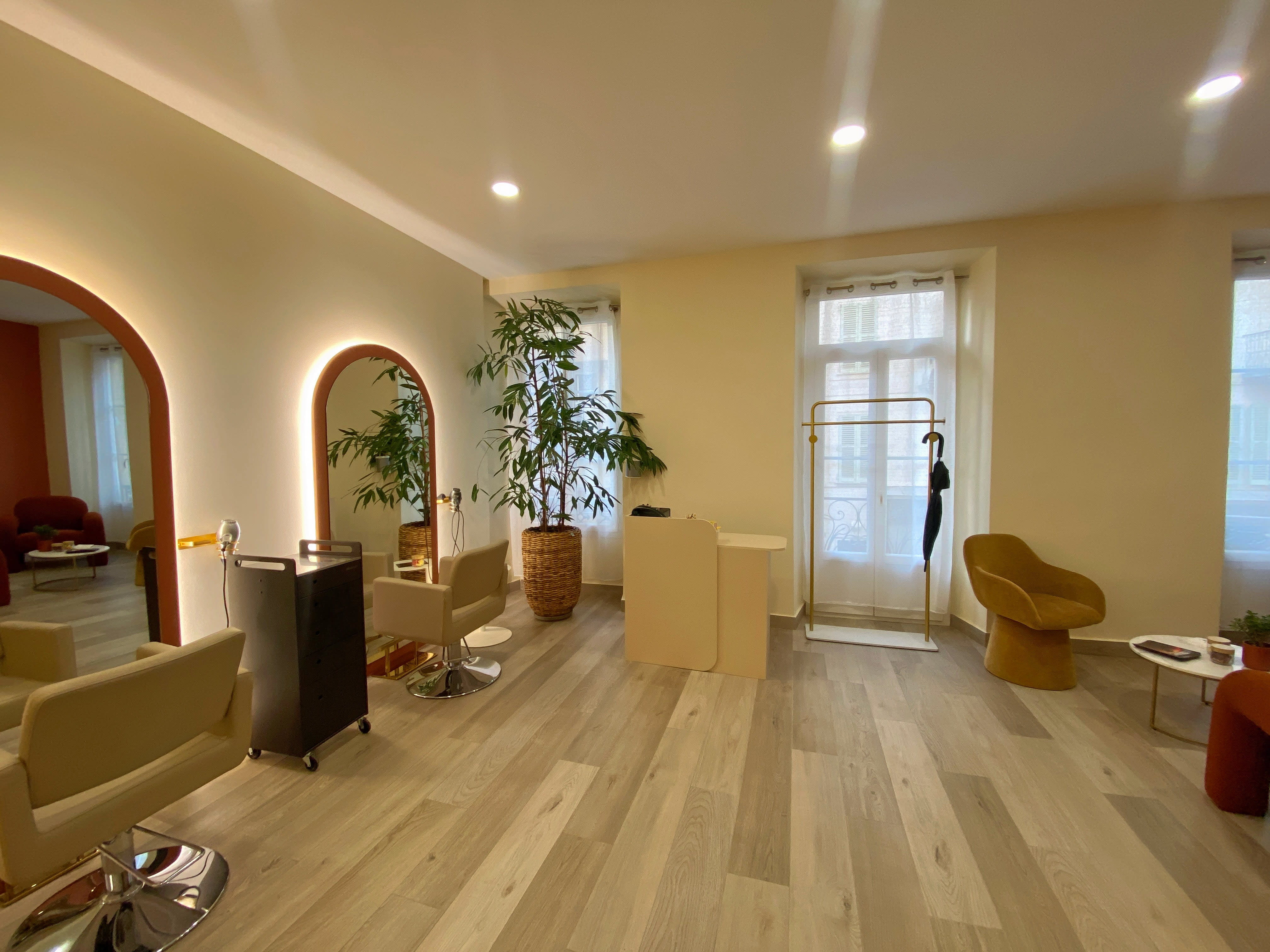 L'instant de Deb - Coiffure Nice - Photo de couverture - OneBooking