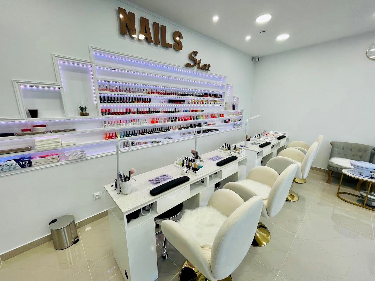 Nails Star