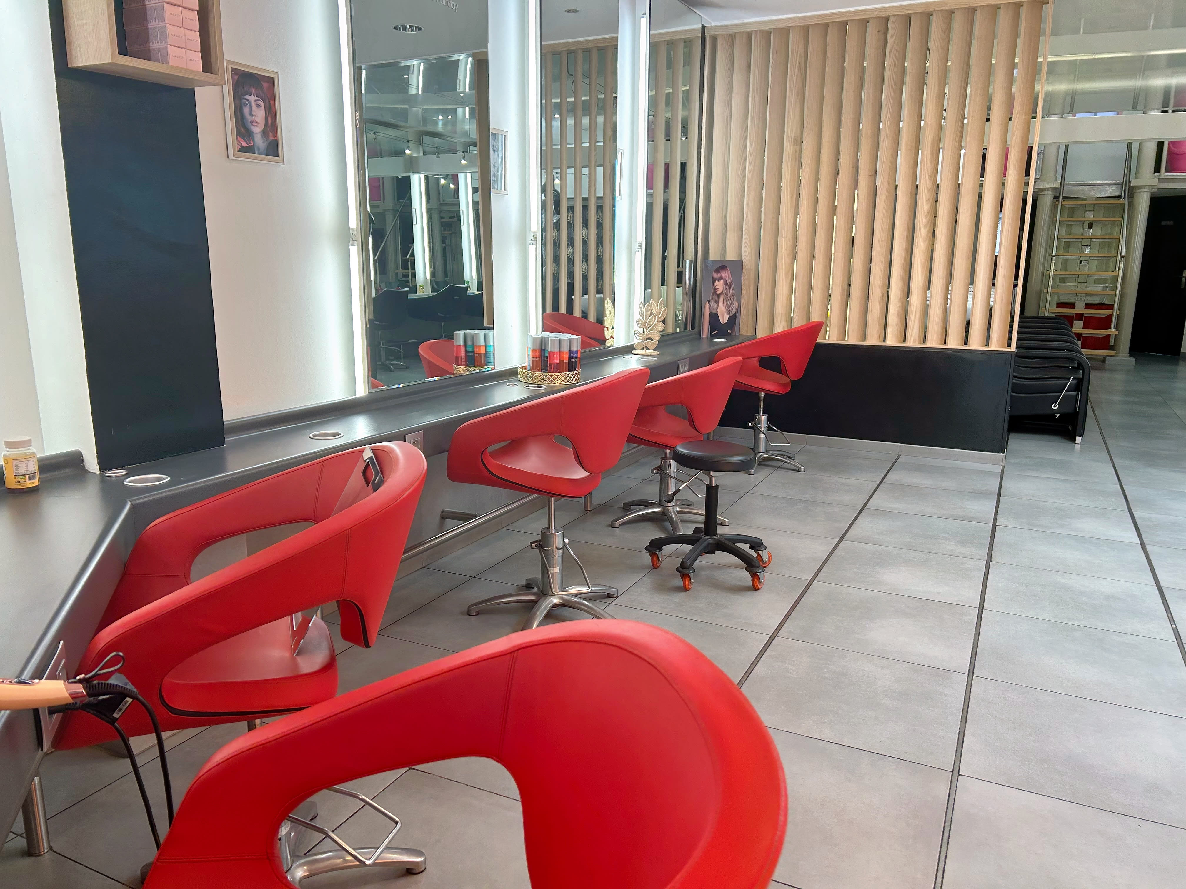 BH Coiffure & BH Barber - Coiffure Brignoles - BH Coiffure & BH Barber - Photo Galerie - OneBooking