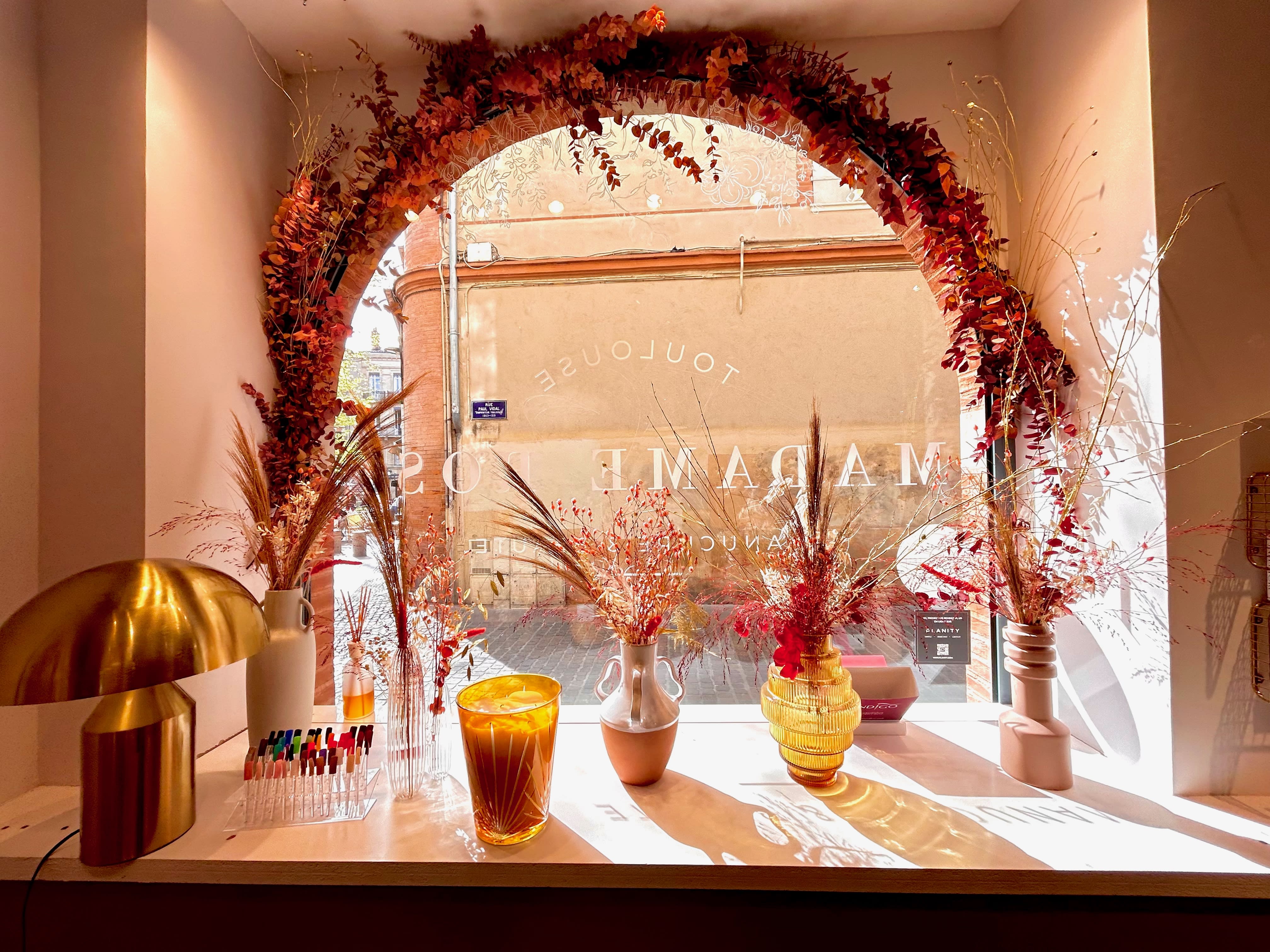 Madame Rose - Rehaussement - Manucure - Semi permanent - Institut de beauté Toulouse - OneBooking