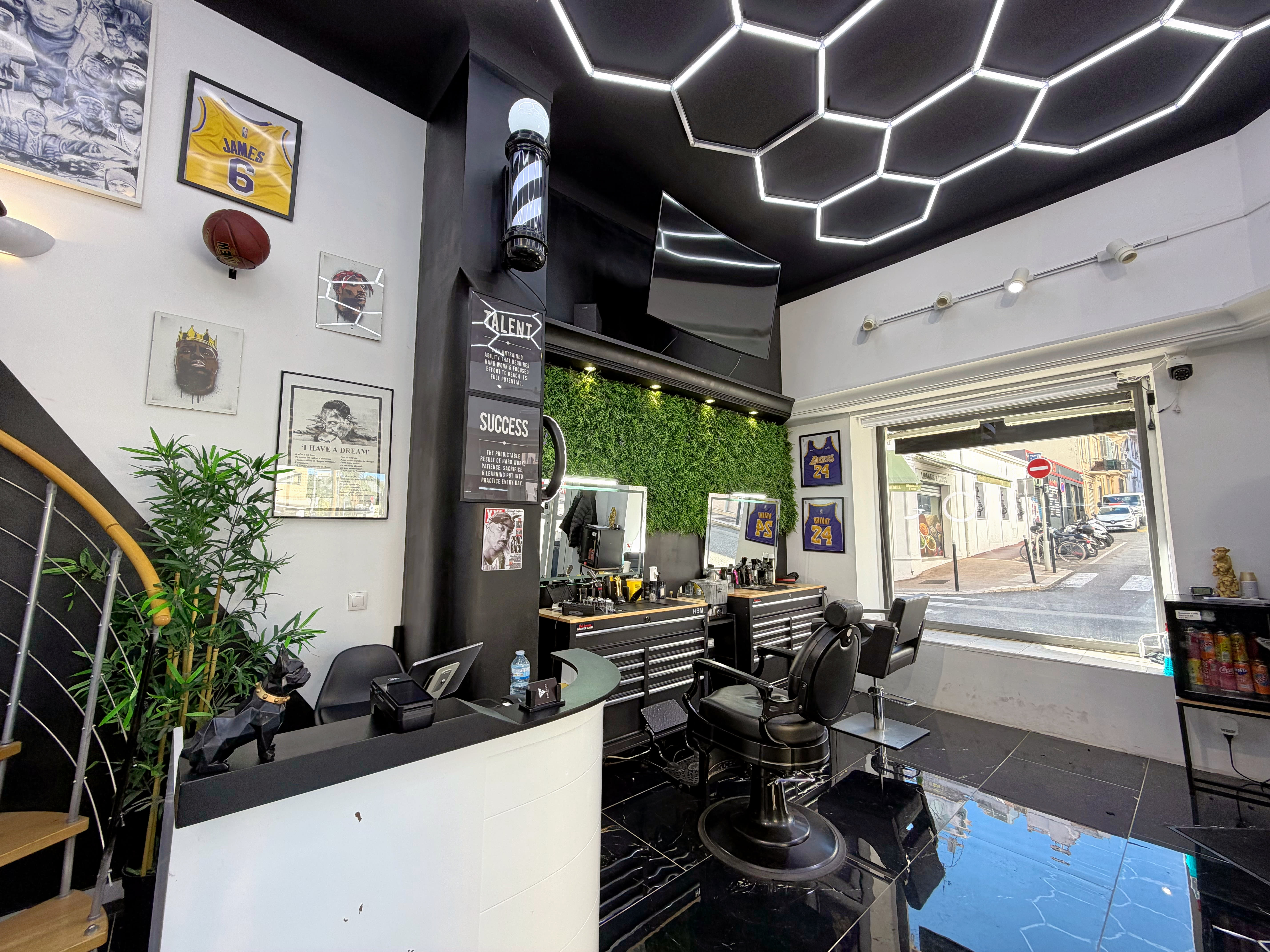 Fade and Cutz - Coiffure Cannes - Photo de couverture - OneBooking