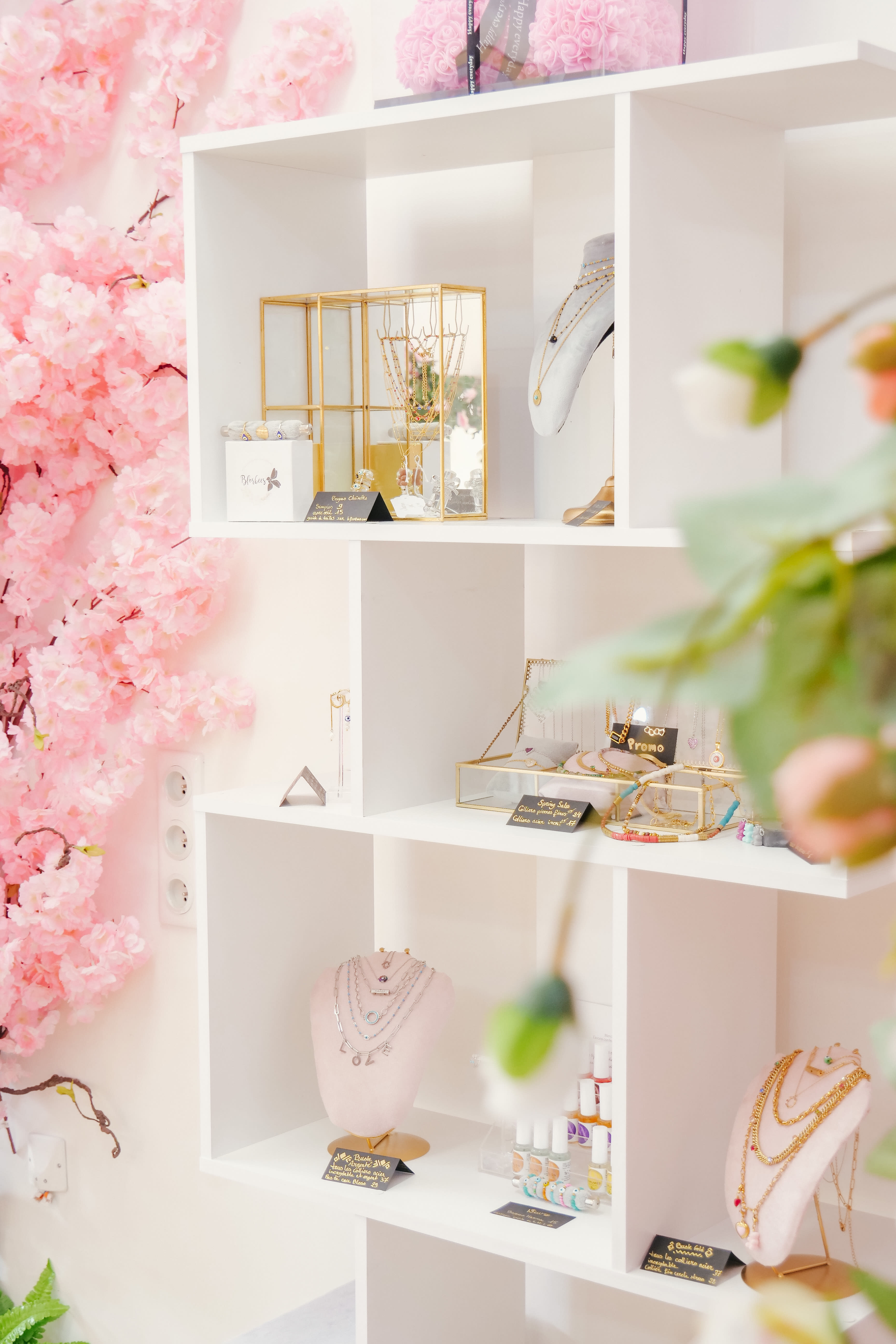 Chloé Secret Beauty - Onglerie Cannes - Chloé Secret Beauty - Photo Galerie - OneBooking