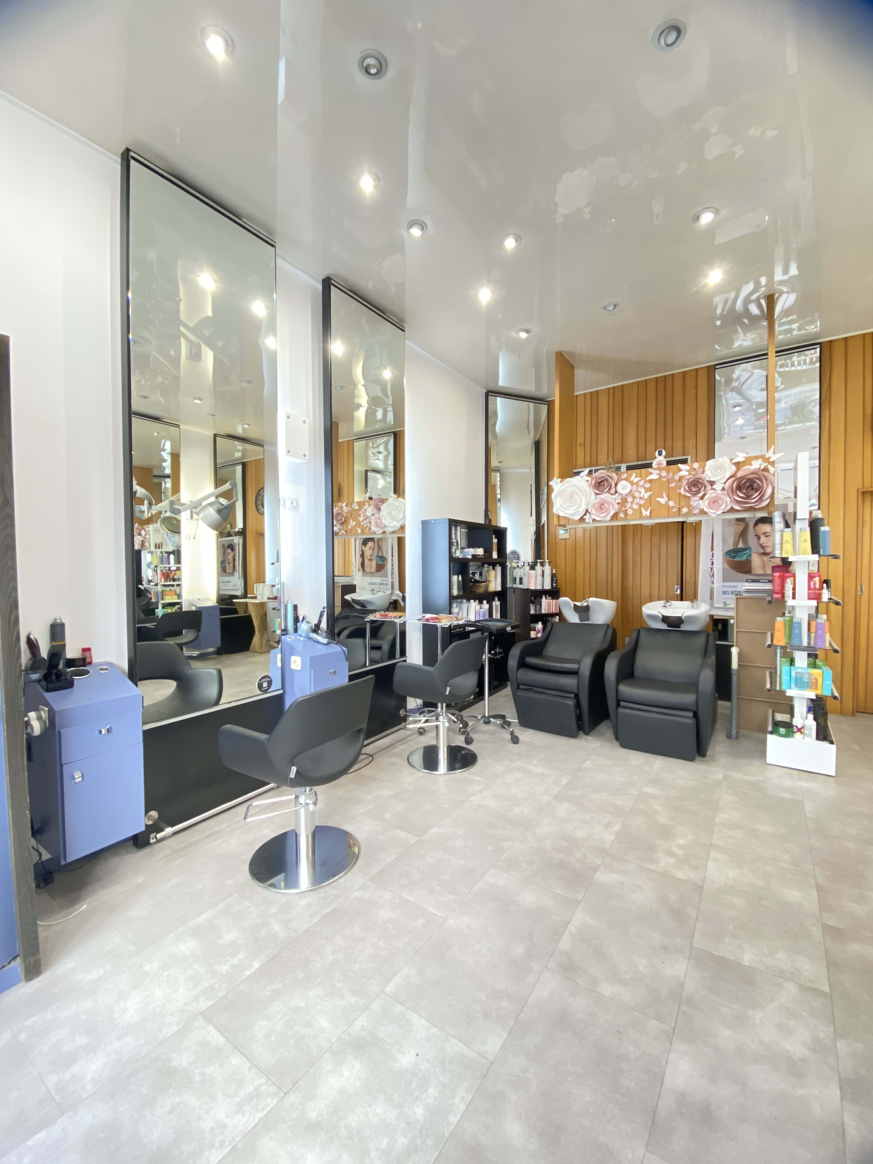 High Light Coiffure - Coiffure Cannes - High Light Coiffure - Photo Galerie - OneBooking