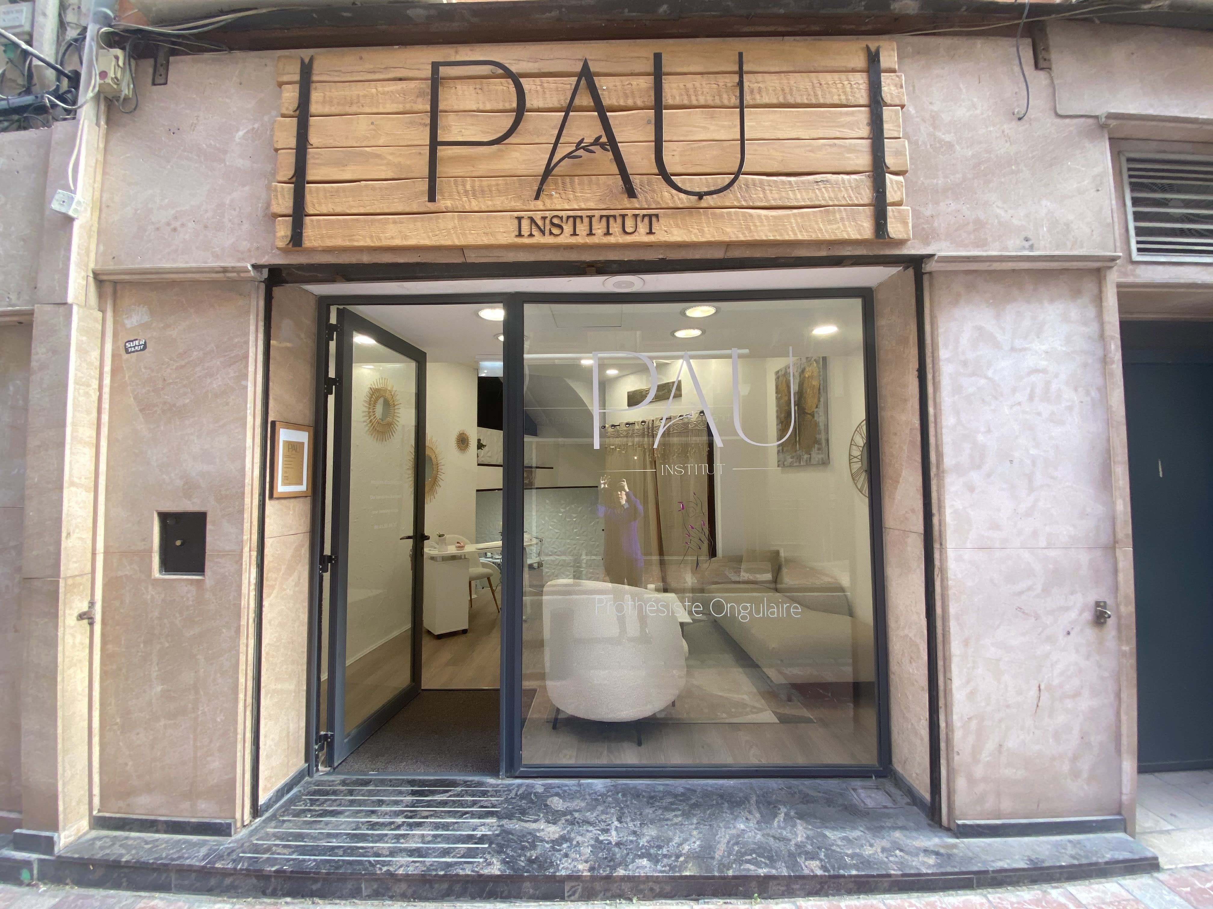 pau institut - Onglerie Perpignan - OneBooking