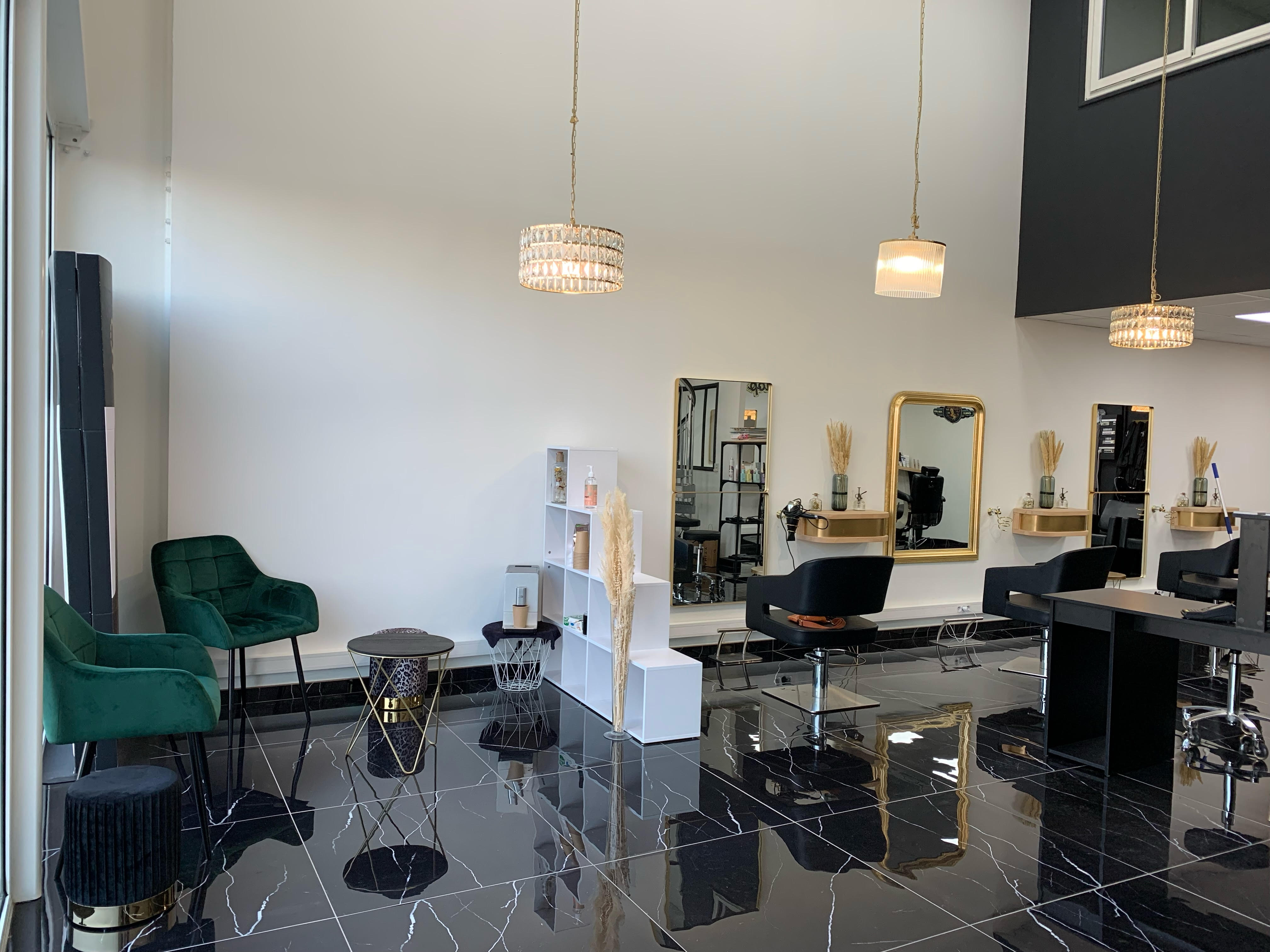 La Loge - Coiffure Alès - Photo de couverture - OneBooking
