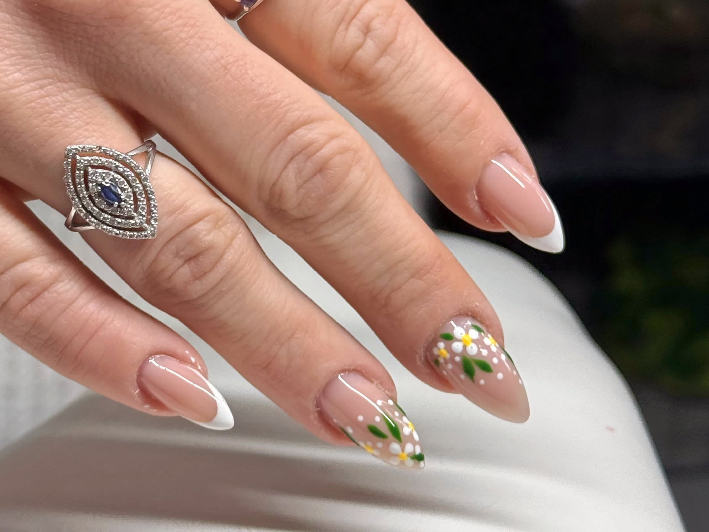 Gl Nails - Coiffure Alès - Gl Nails - Photo Galerie - OneBooking