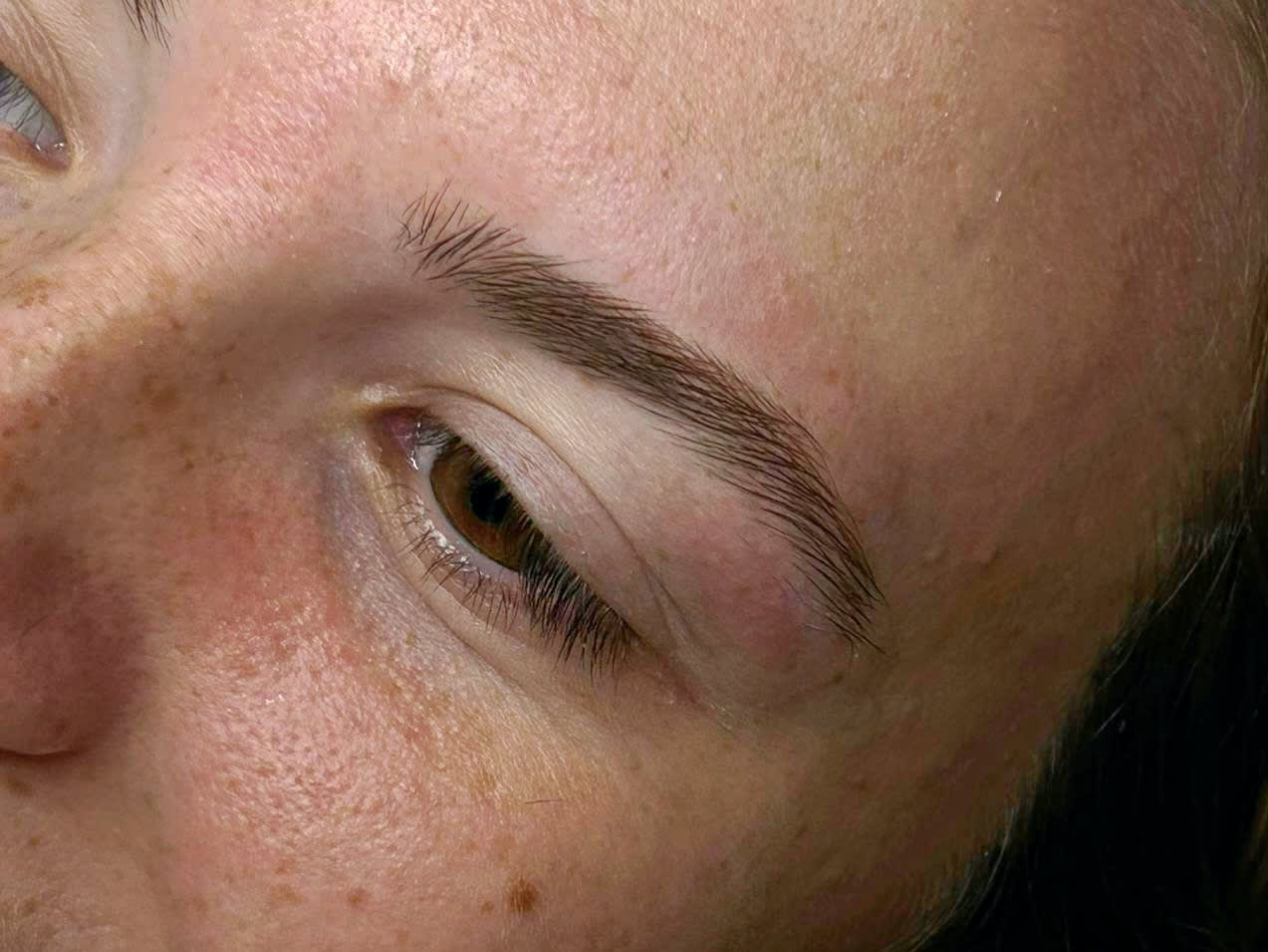 Une Pose chez Vivi - Sourcils & cils Nice - Une Pose chez Vivi - Photo Galerie - OneBooking