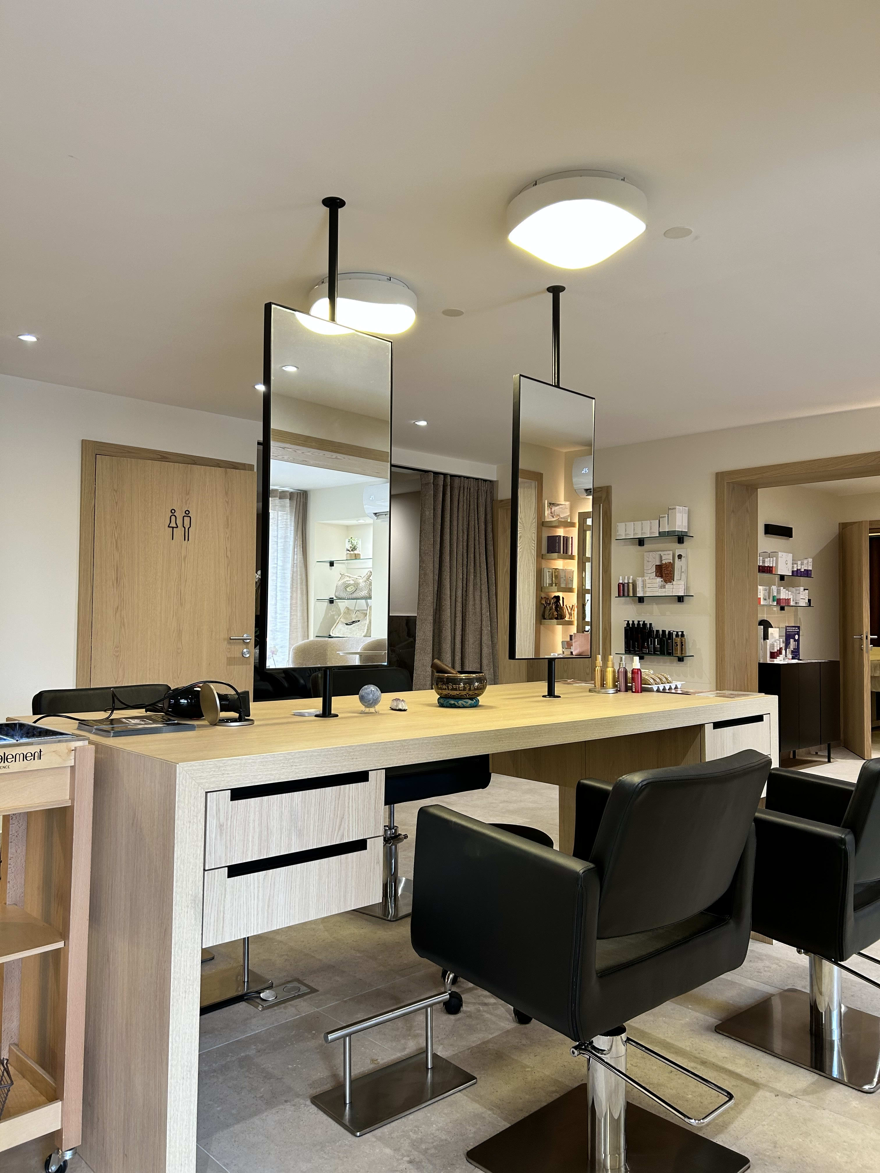 Manea - Coiffure Mougins - Photo de couverture - OneBooking