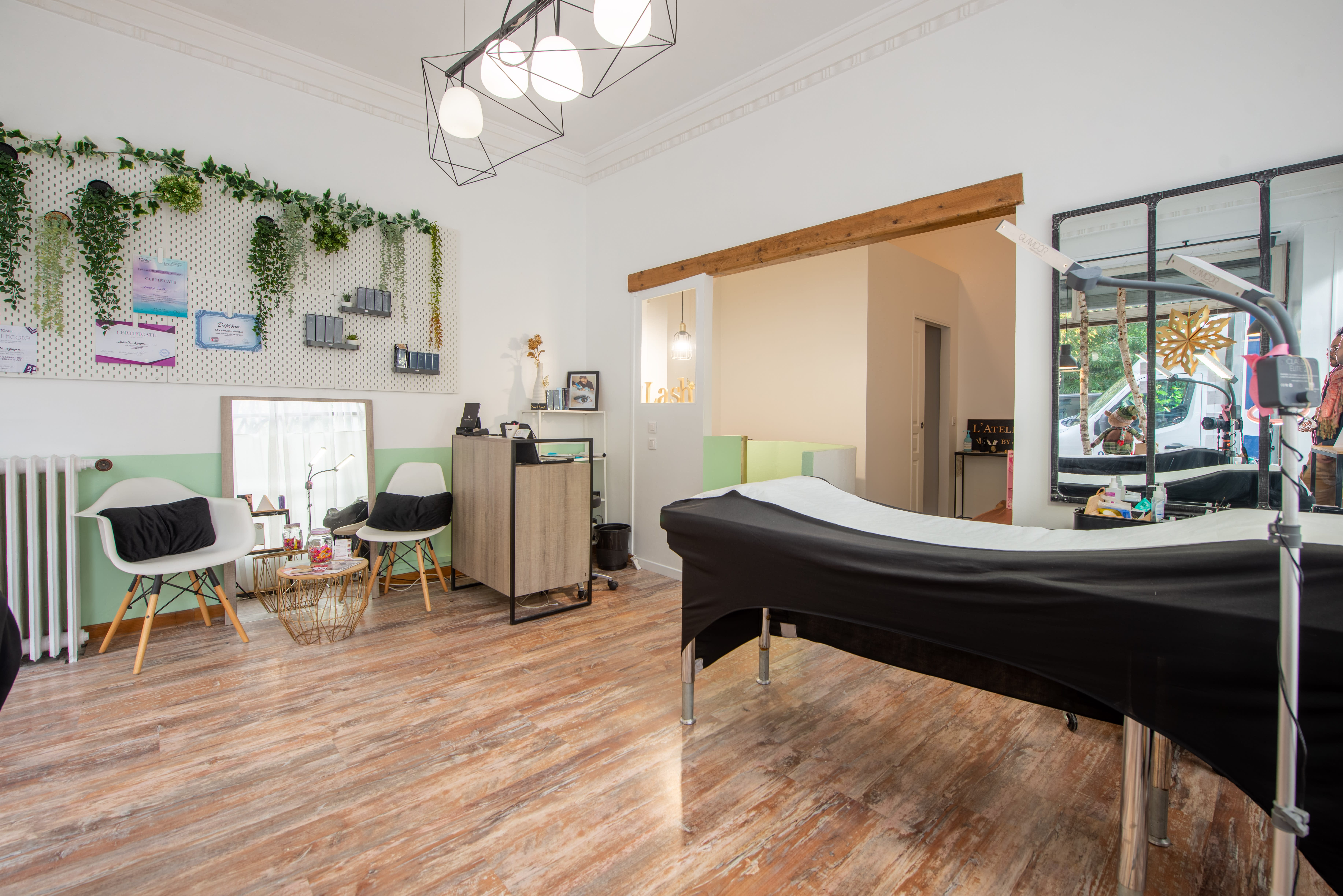 L’atelier Nusali - Sourcils & cils Nice - Photo de couverture - OneBooking
