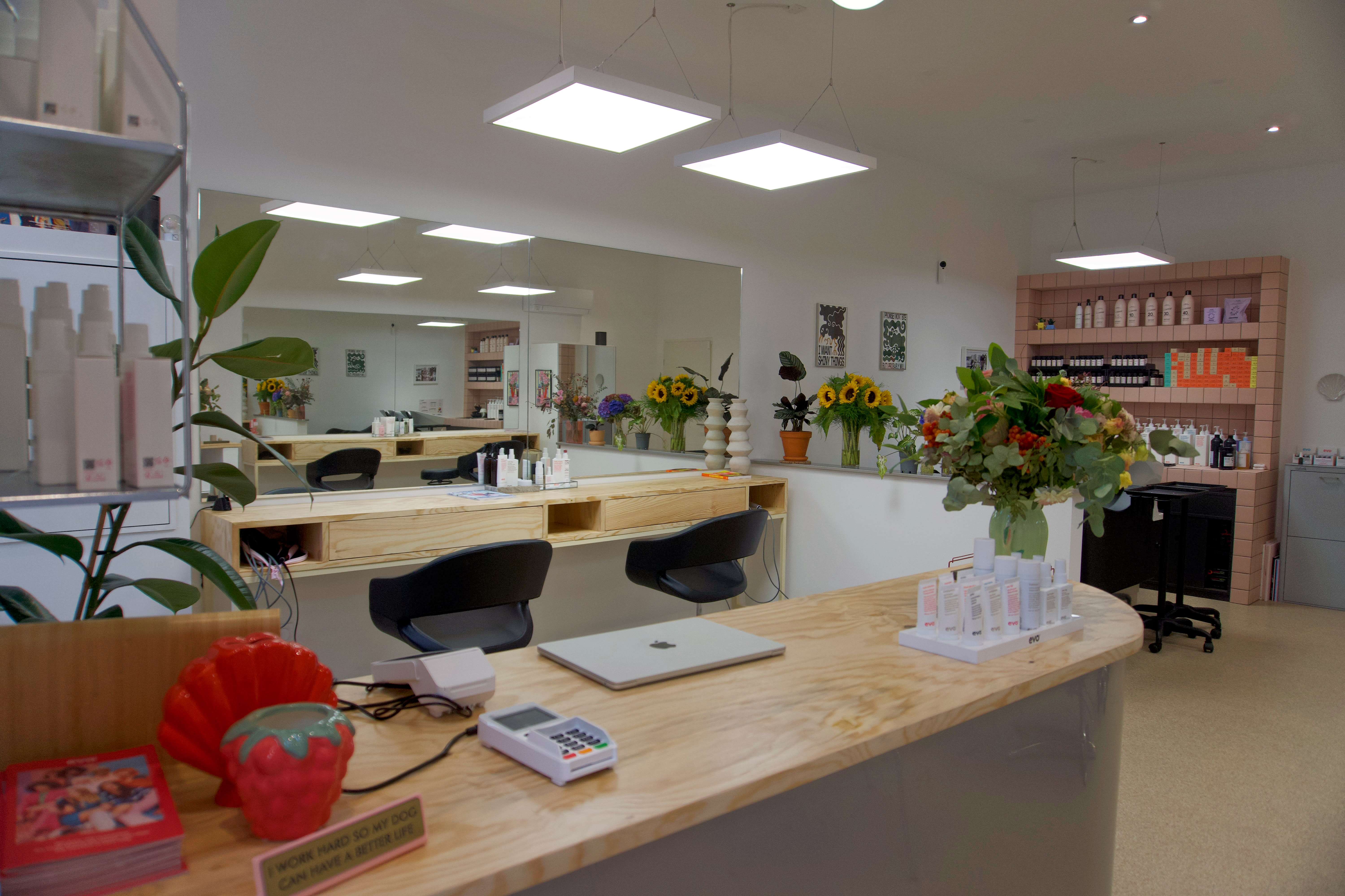 Bob - coiffeuses coloristes - Coiffure Toulouse - Photo de couverture - OneBooking