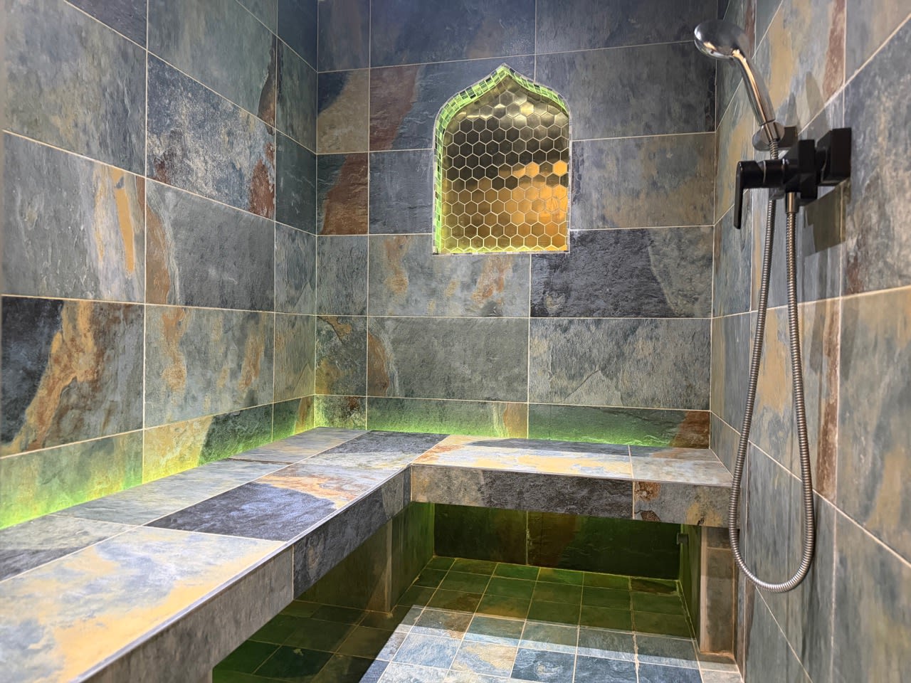 Au palais de Neilla - Onglerie Cannes - OneBooking