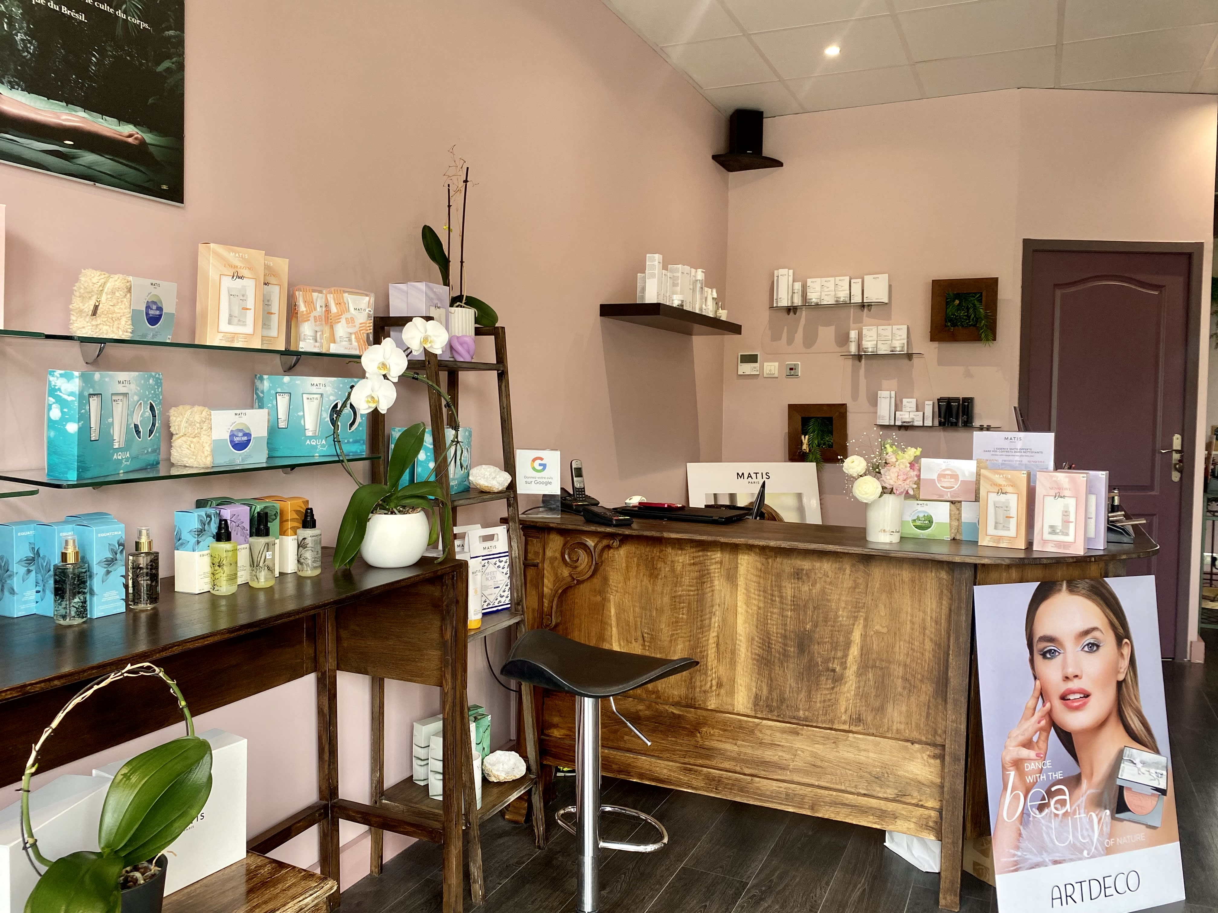 MAISON FACIEM (Cynthia) - Institut de beauté Antibes - MAISON FACIEM (Cynthia) - Photo Galerie - OneBooking