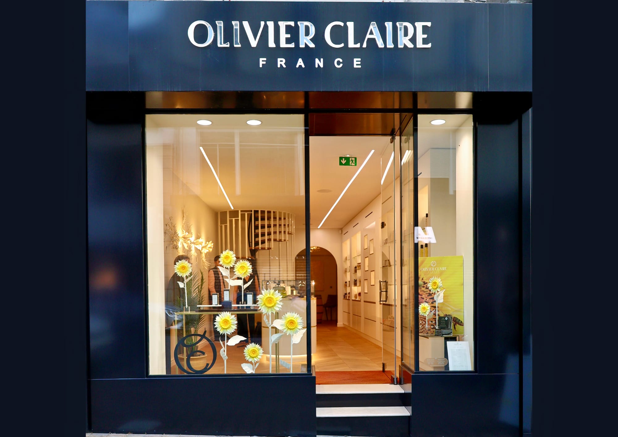 1e Maison Olivier Claire - Onglerie Reims - OneBooking