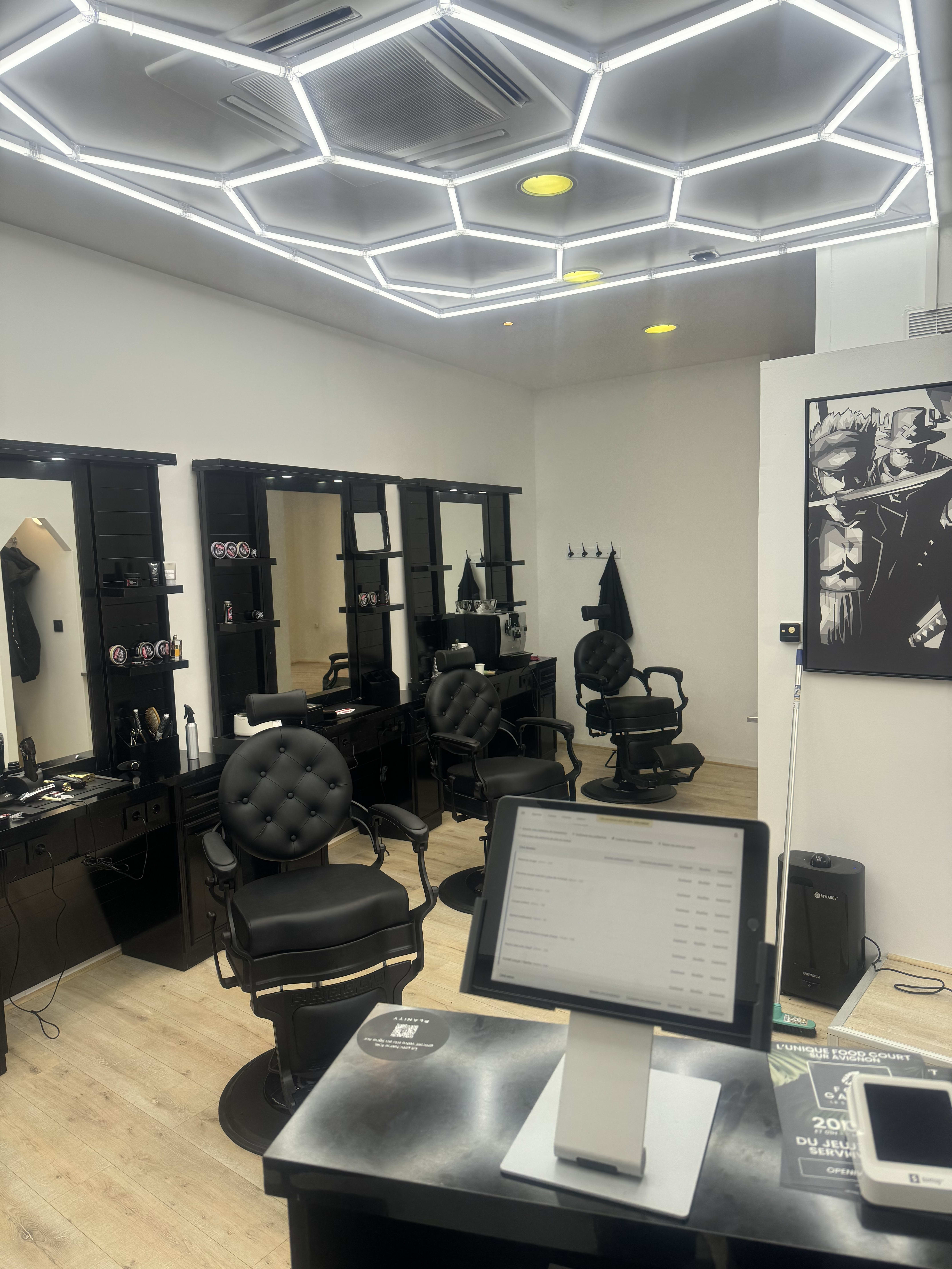 Barbe Blanche - Coiffure Avignon - Photo de couverture - OneBooking