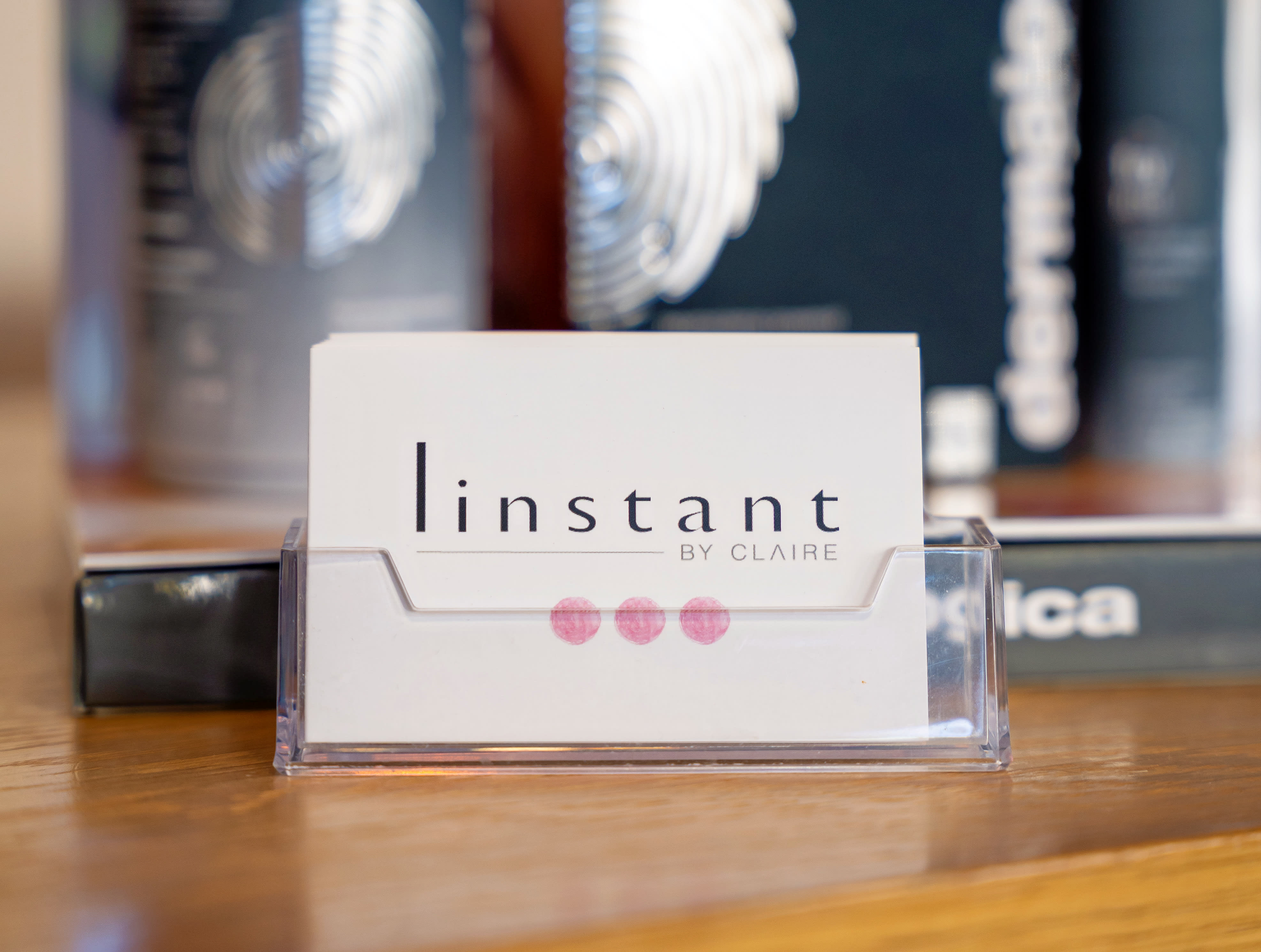 Linstant by Claire