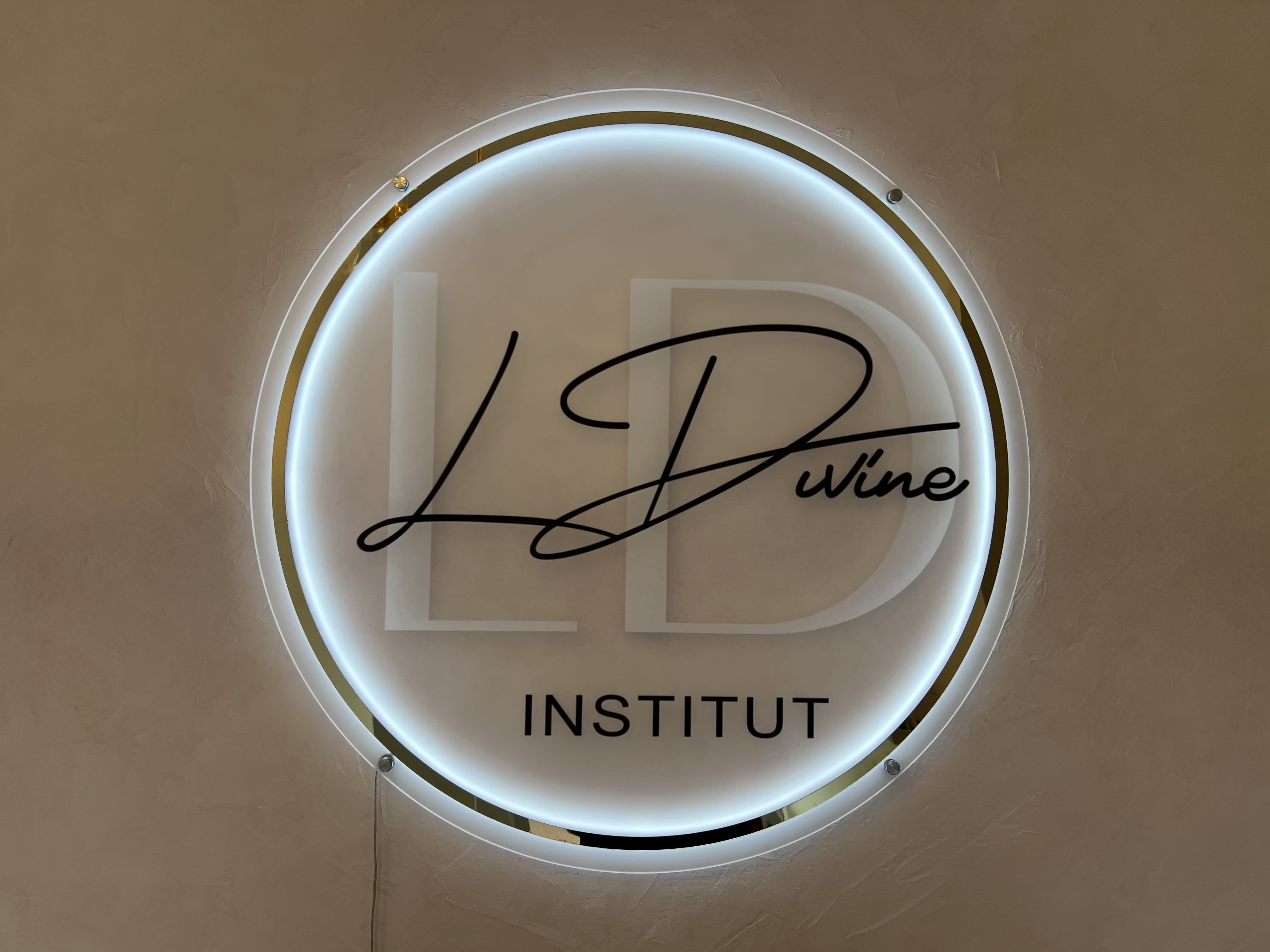 L Divine - Sourcils & cils Limoges - OneBooking