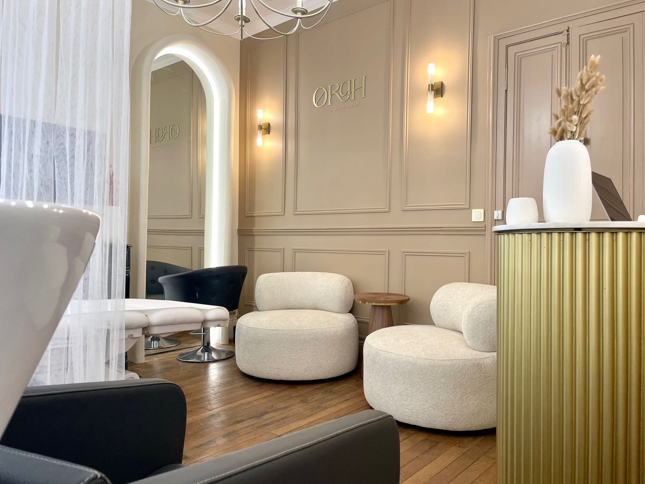 Orah | Salon Aesthetic - Coiffure Angers - OneBooking