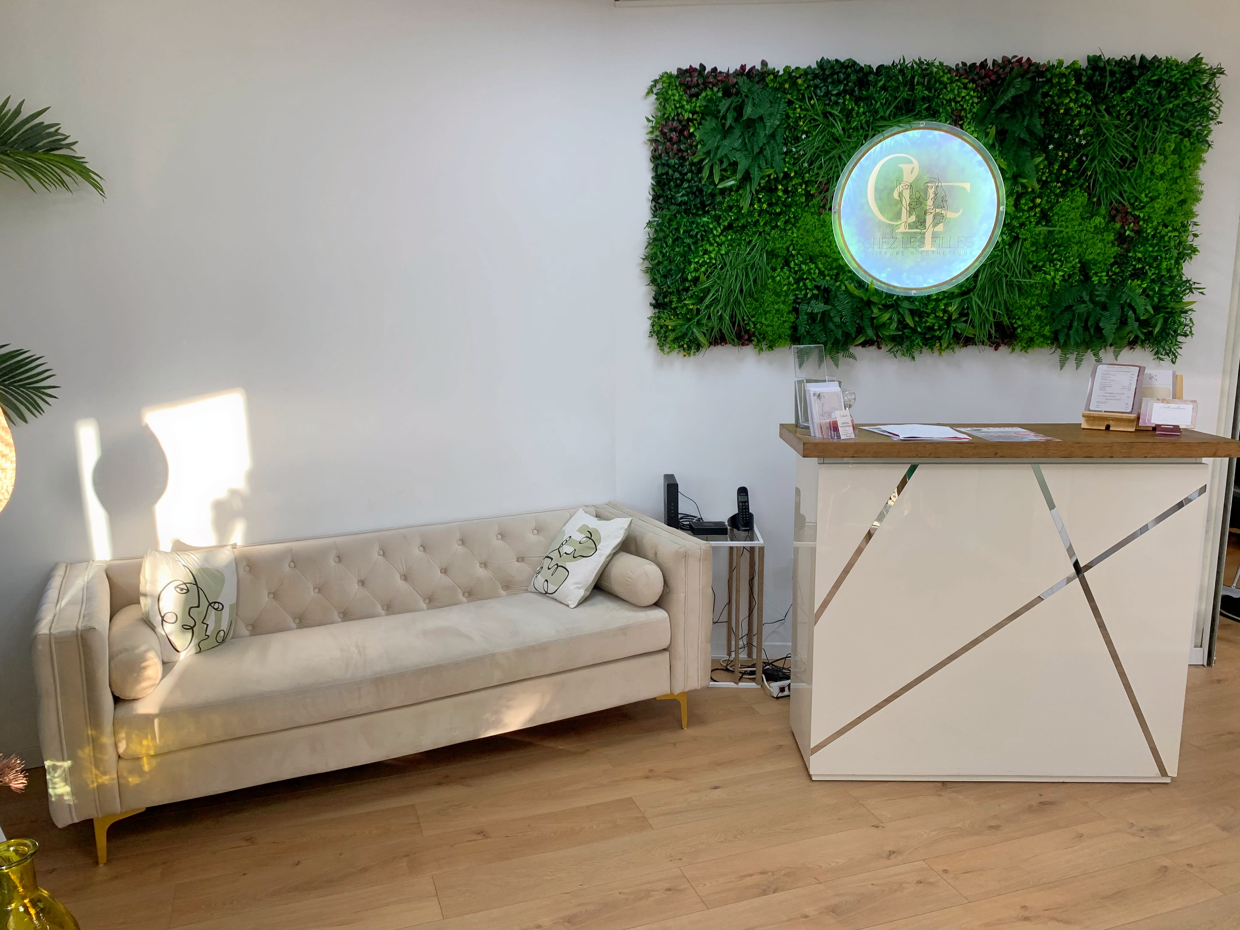 Chez Les Filles - Coiffure Avignon - Chez Les Filles - Photo Galerie - OneBooking