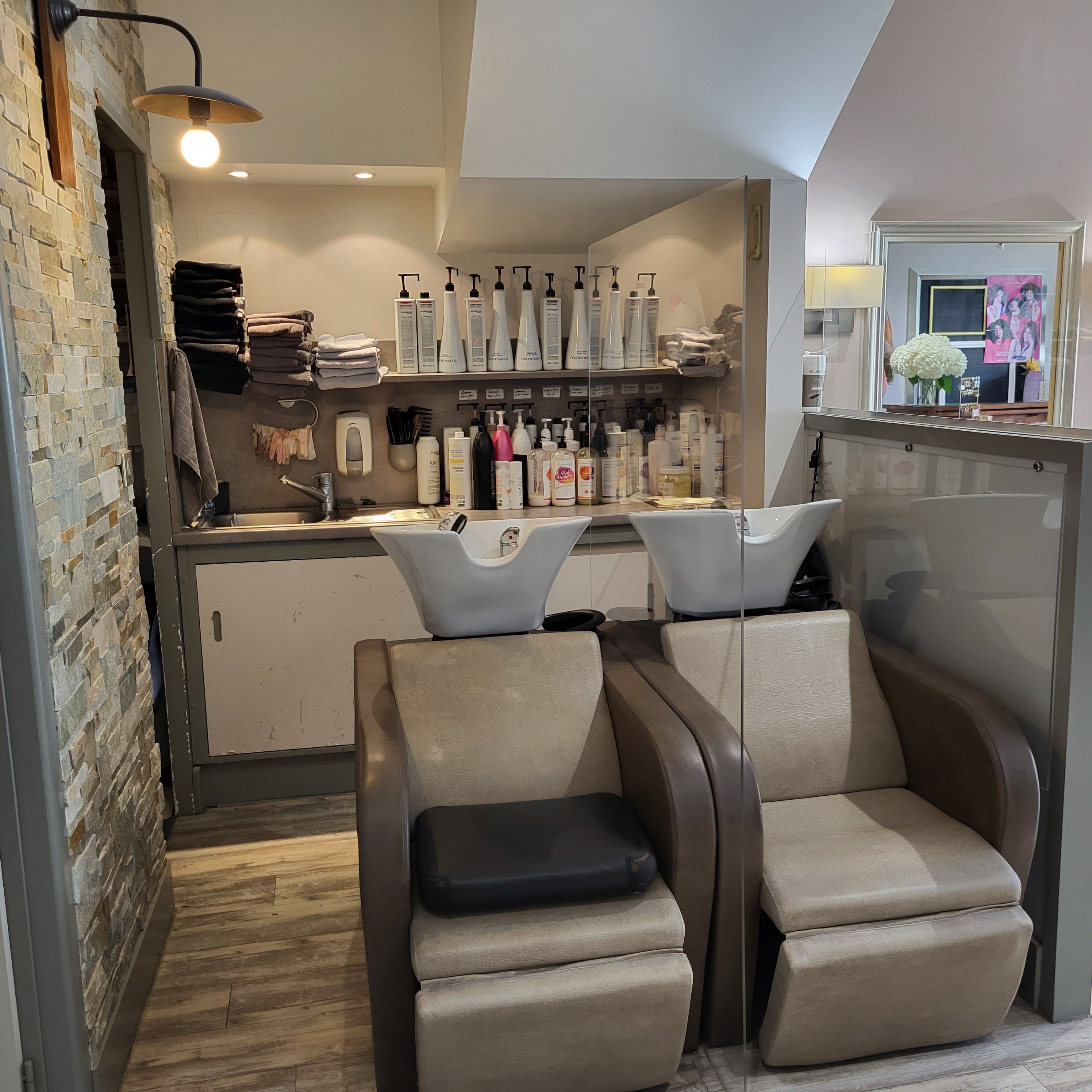 INNOV'COIFFURE - Salon. Institut Capillaire. Studio de Dermographie Capillaire - Institut de beauté Agen - INNOV'COIFFURE - Salon. Institut Capillaire. Studio de Dermographie Capillaire - Photo Galerie - OneBooking